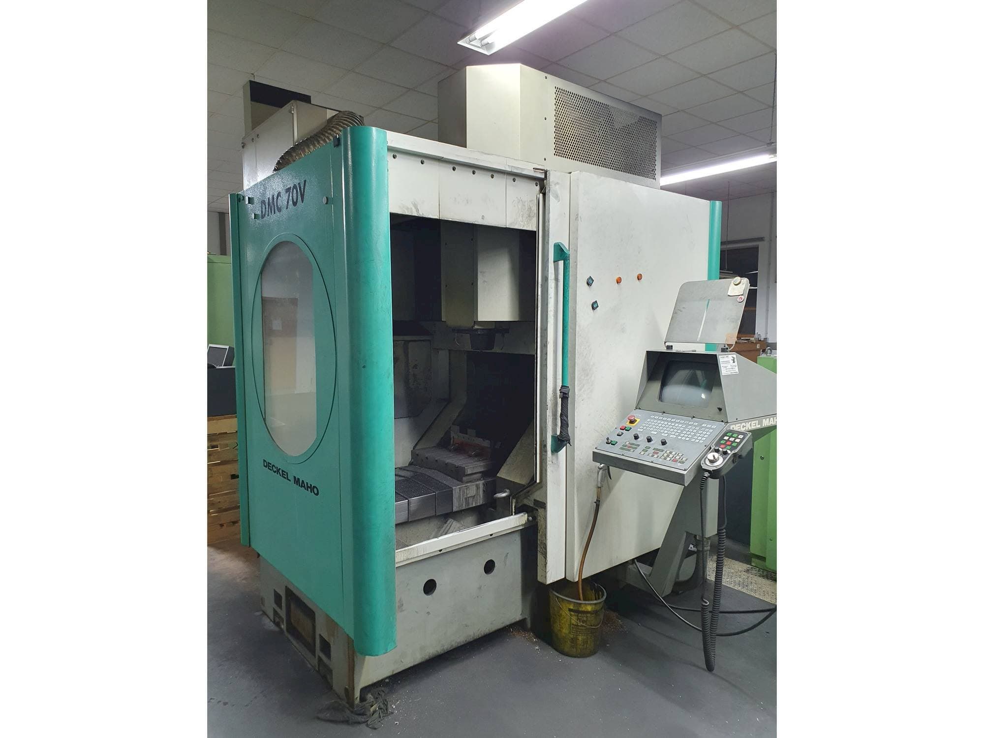 Вид станка DMG DMC 70 V спереди