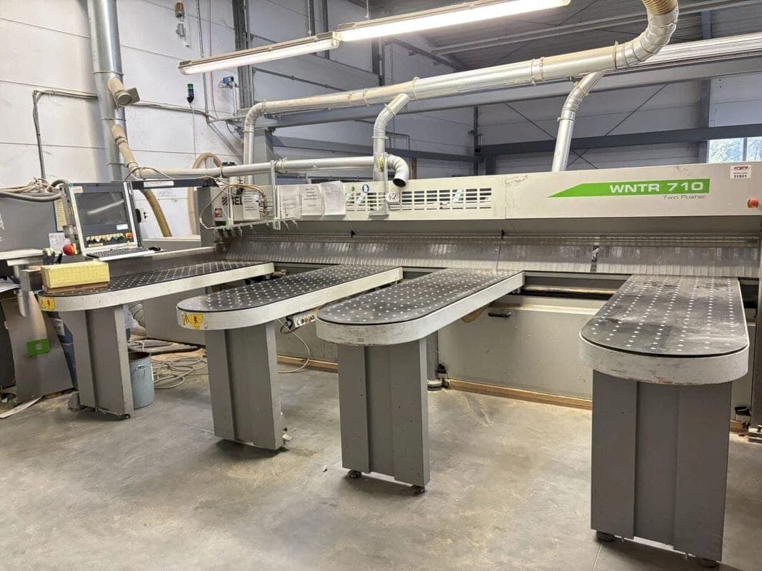 Вид станка SELCO WNTR 710 спереди