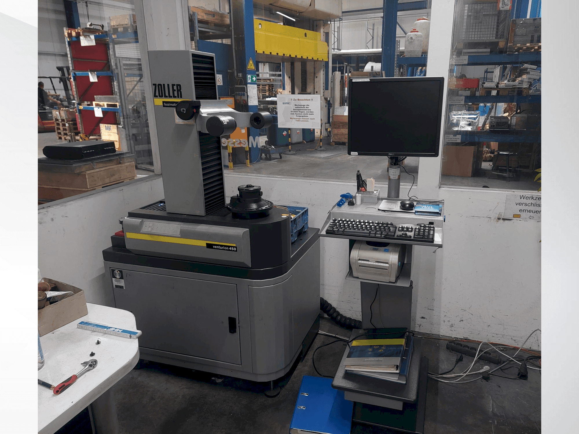 Вид станка Zoller venturion 450 спереди