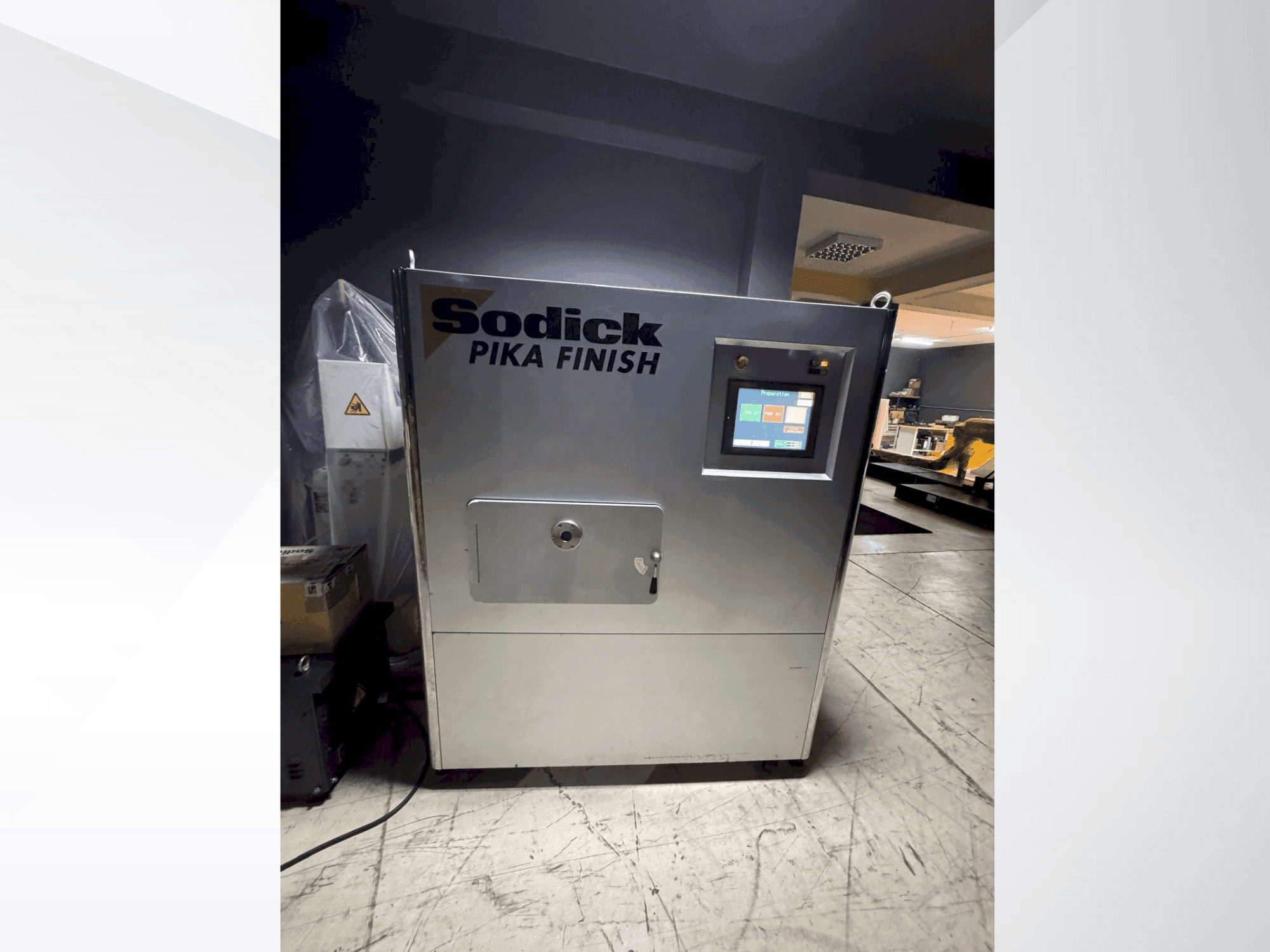 Вид станка Sodick Picka PF-32A спереди