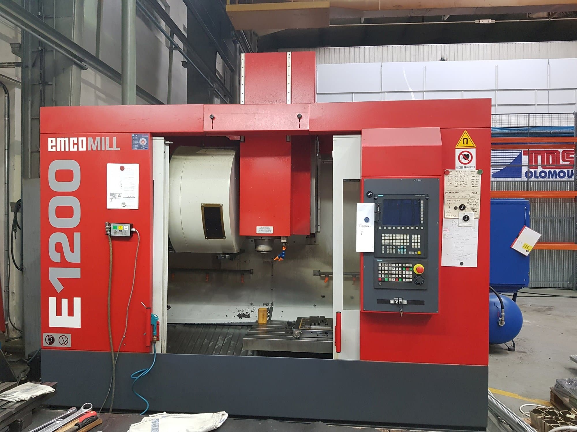 Вид станка EMCO Emcomill E 1200 спереди