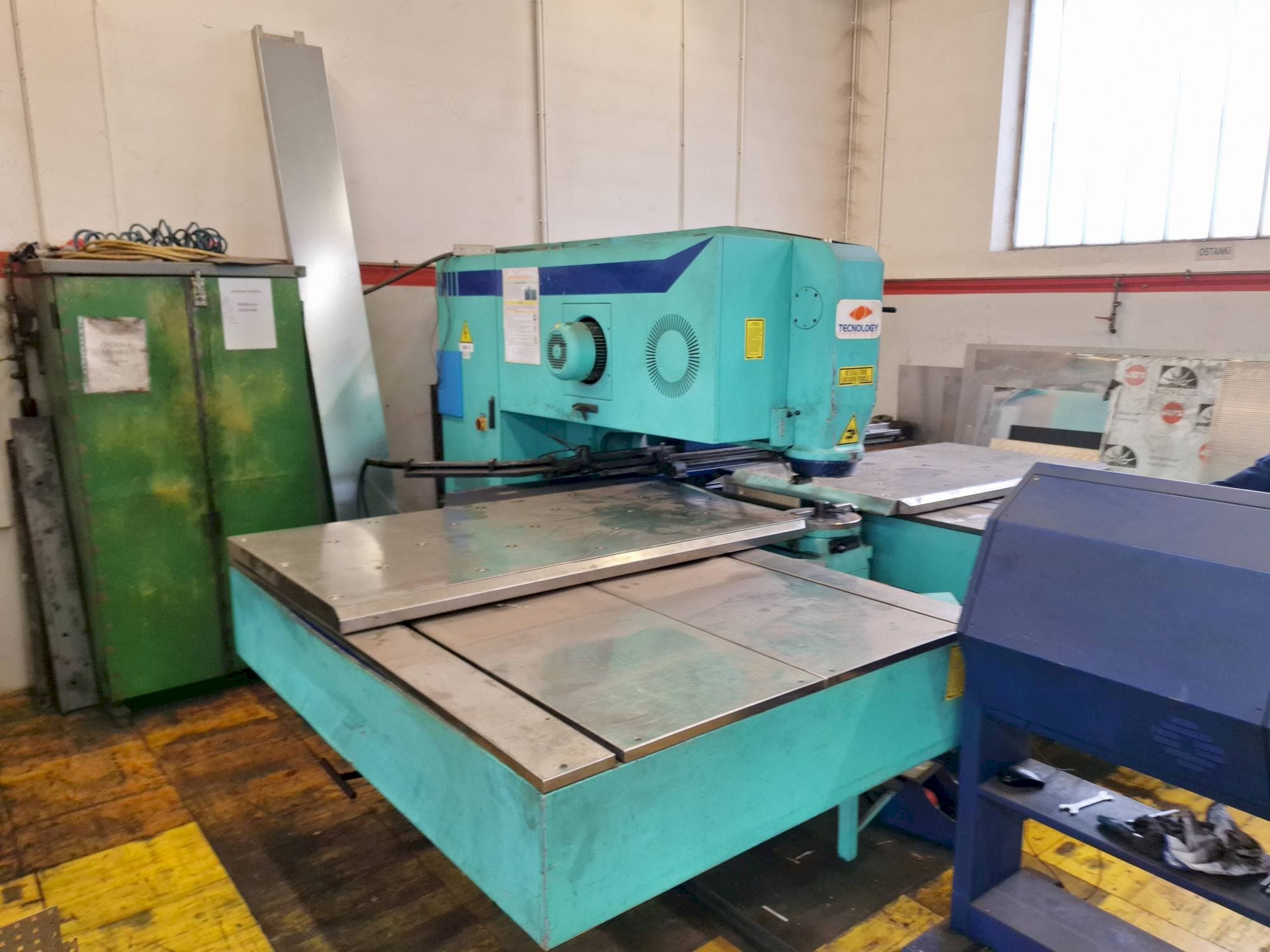 Вид станка ITALIAN TECNOLOGY 30 C.S.M. 1000 спереди