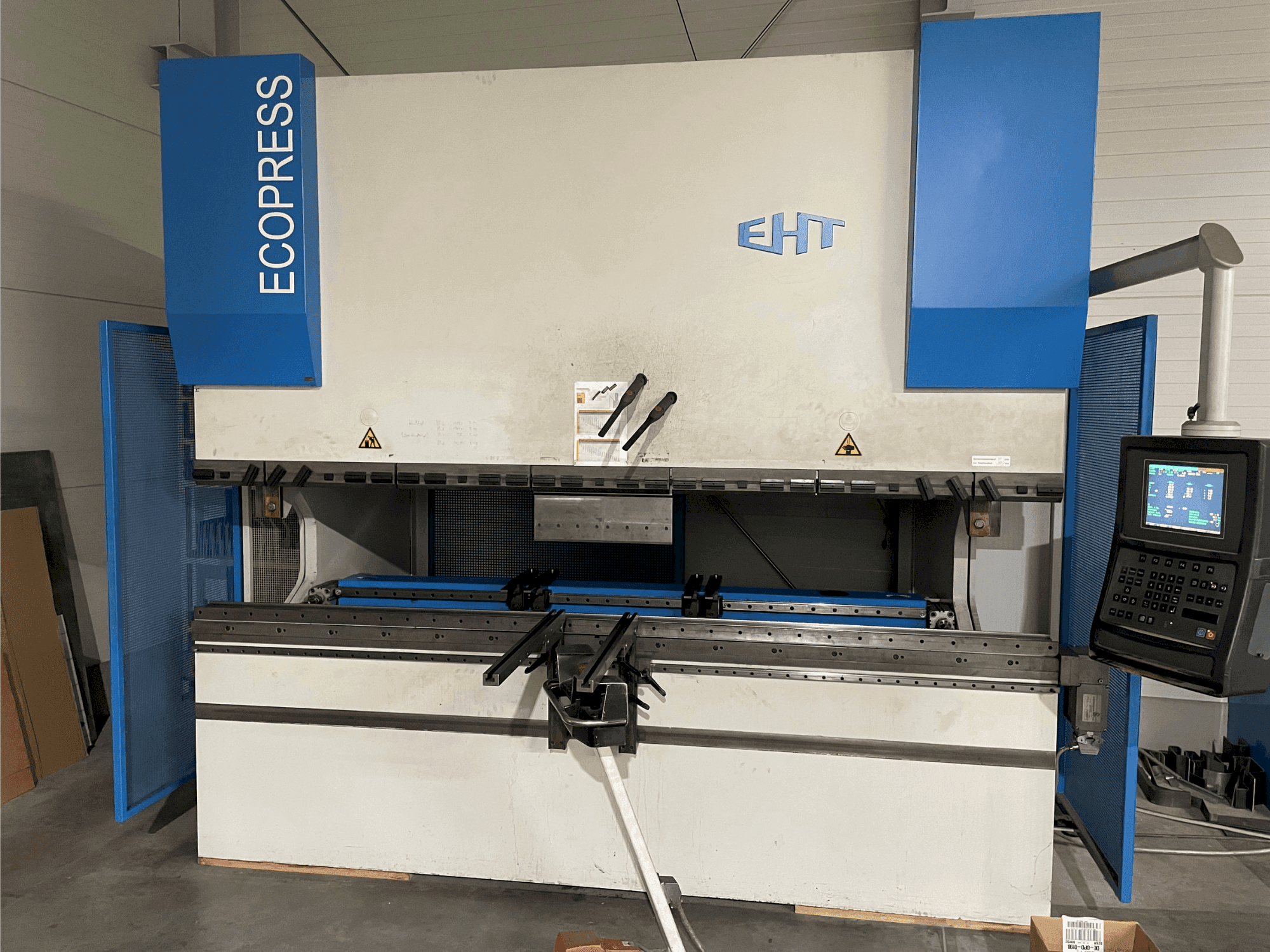 Вид станка EHT Ecopress 135-30 спереди