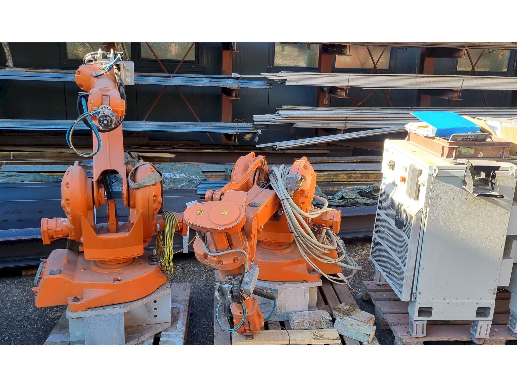 Вид станка ABB IRB2400 M2000 спереди