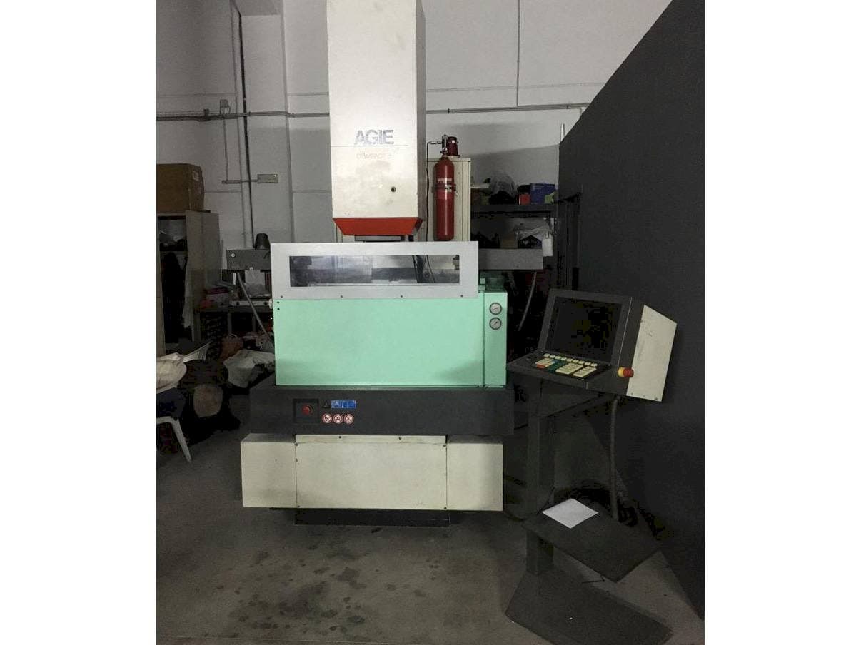 Вид станка AGIE Agietron Compact 3 спереди