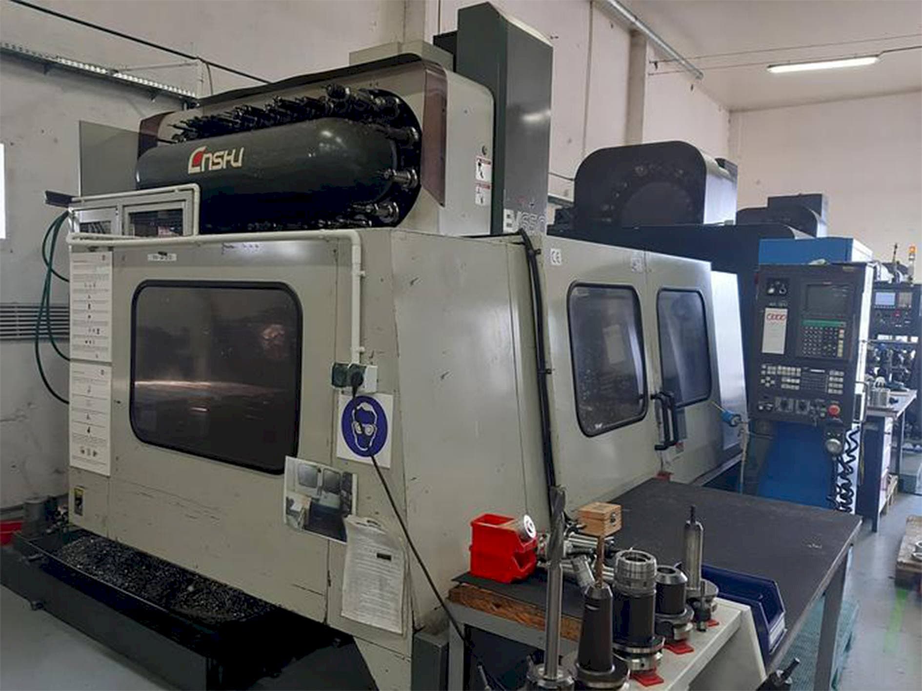 Вид станка Enshu EV 650 спереди