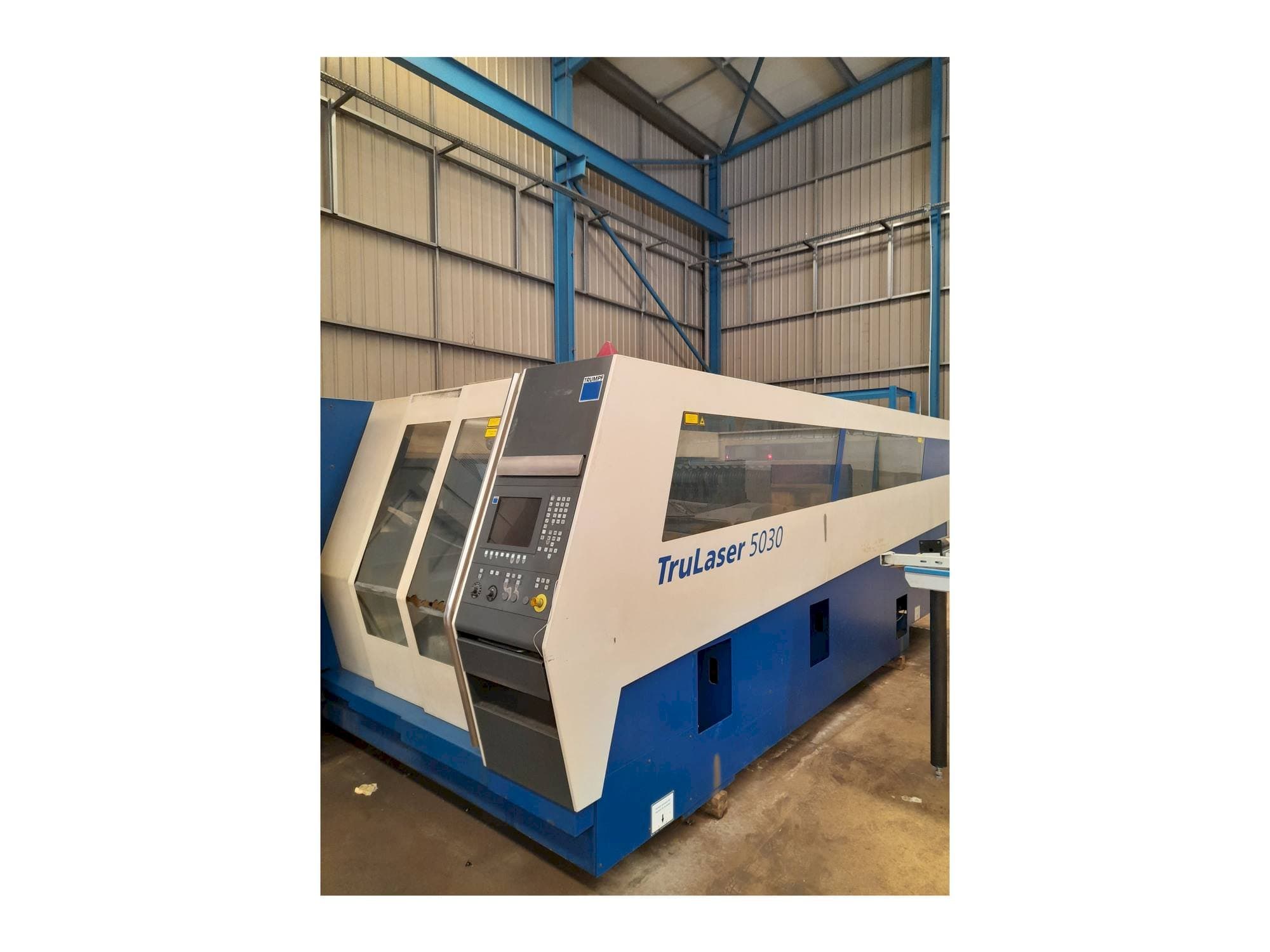 Вид станка Trumpf Trulaser 5030 спереди