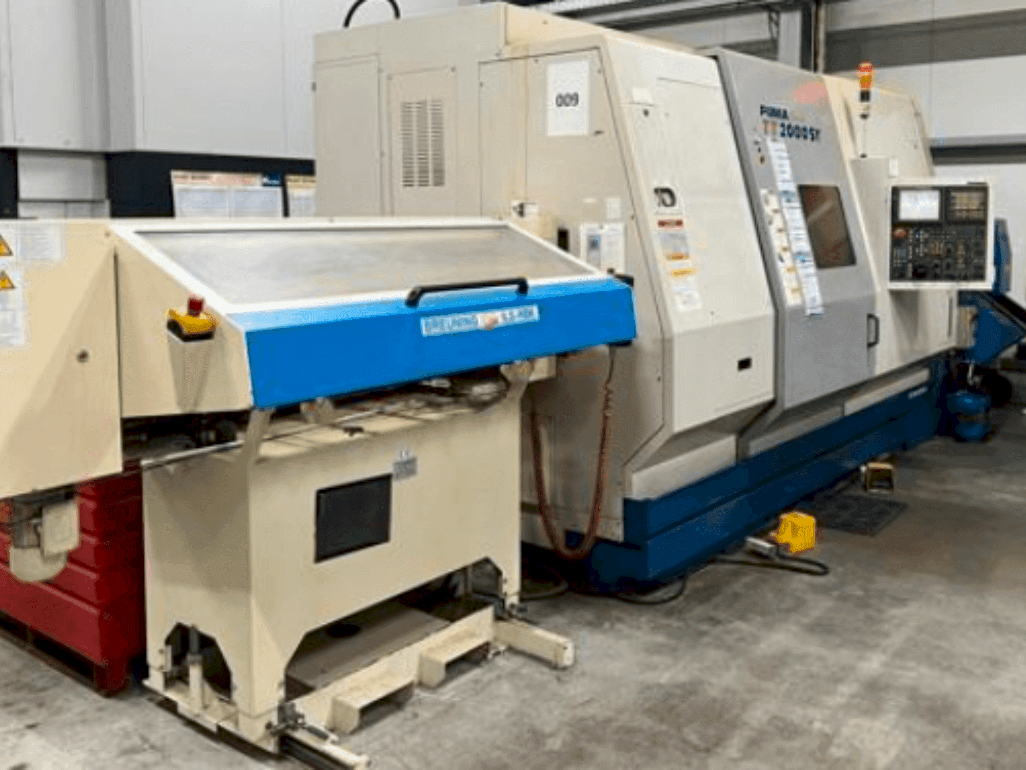 Вид станка DAEWOO PUMA TT 2000 SY  спереди