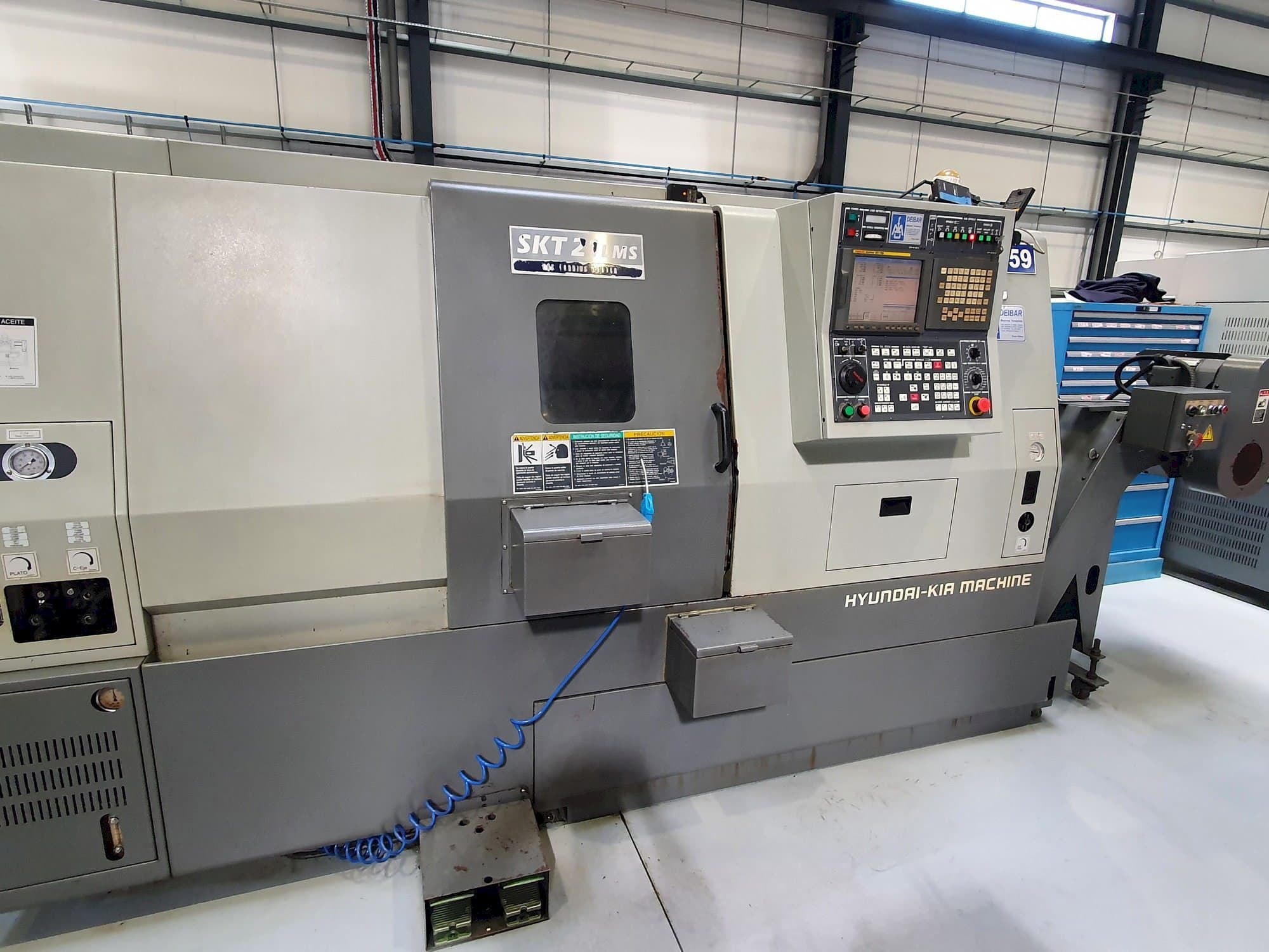 Вид станка Hyundai SKT21LMS  спереди