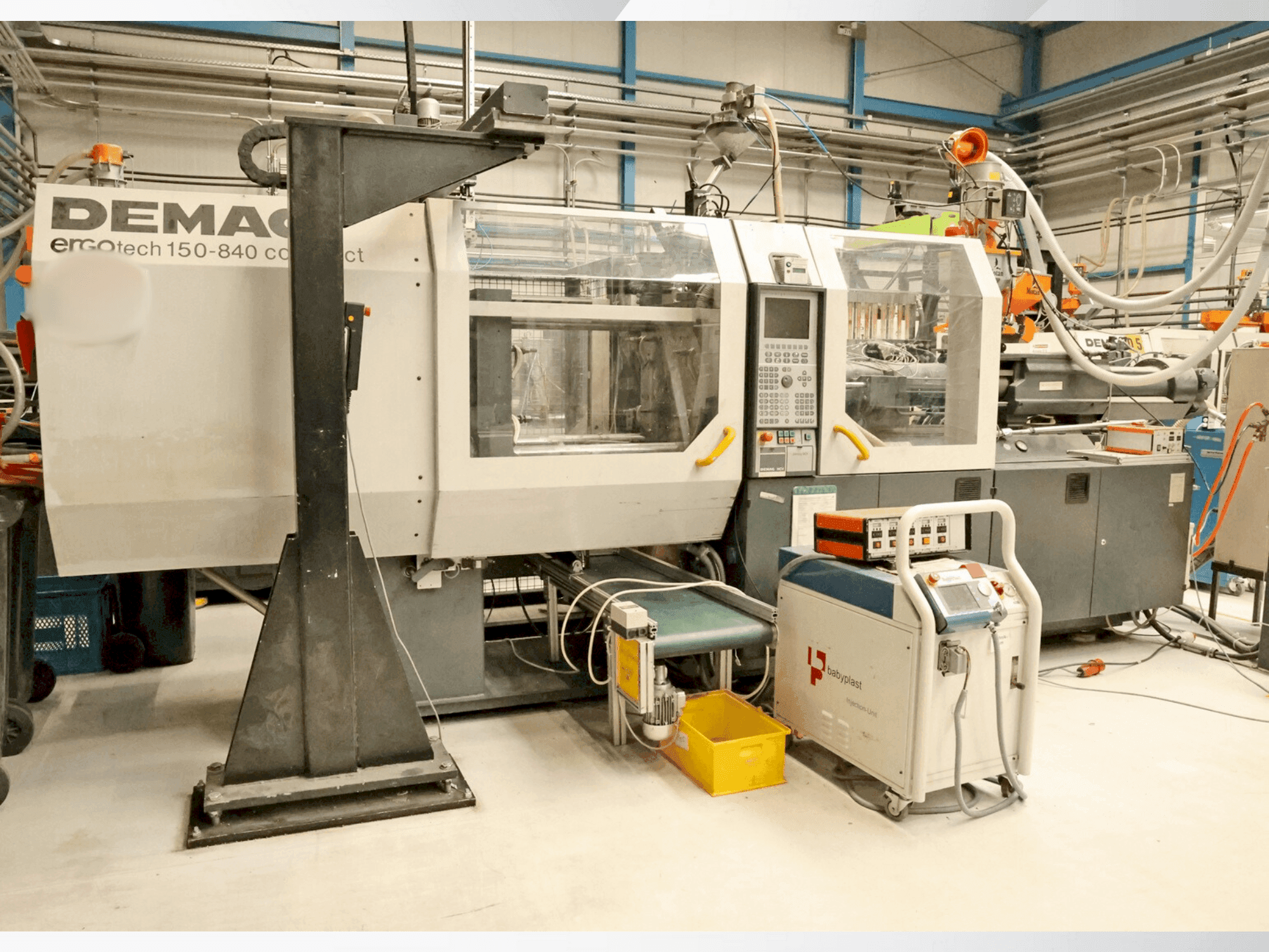 Вид станка DEMAG Ergotech 150-849 NC 4 compact спереди