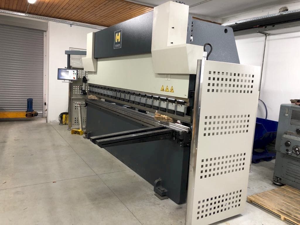 Вид станка HACO SYNCHROMASTER 40175 спереди