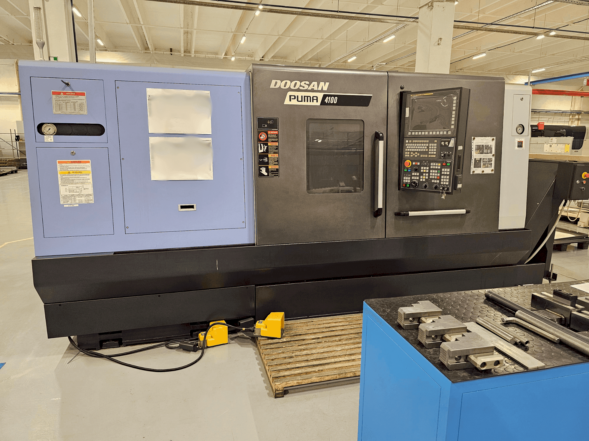 Вид станка DOOSAN PUMA 4100B (2018)  спереди