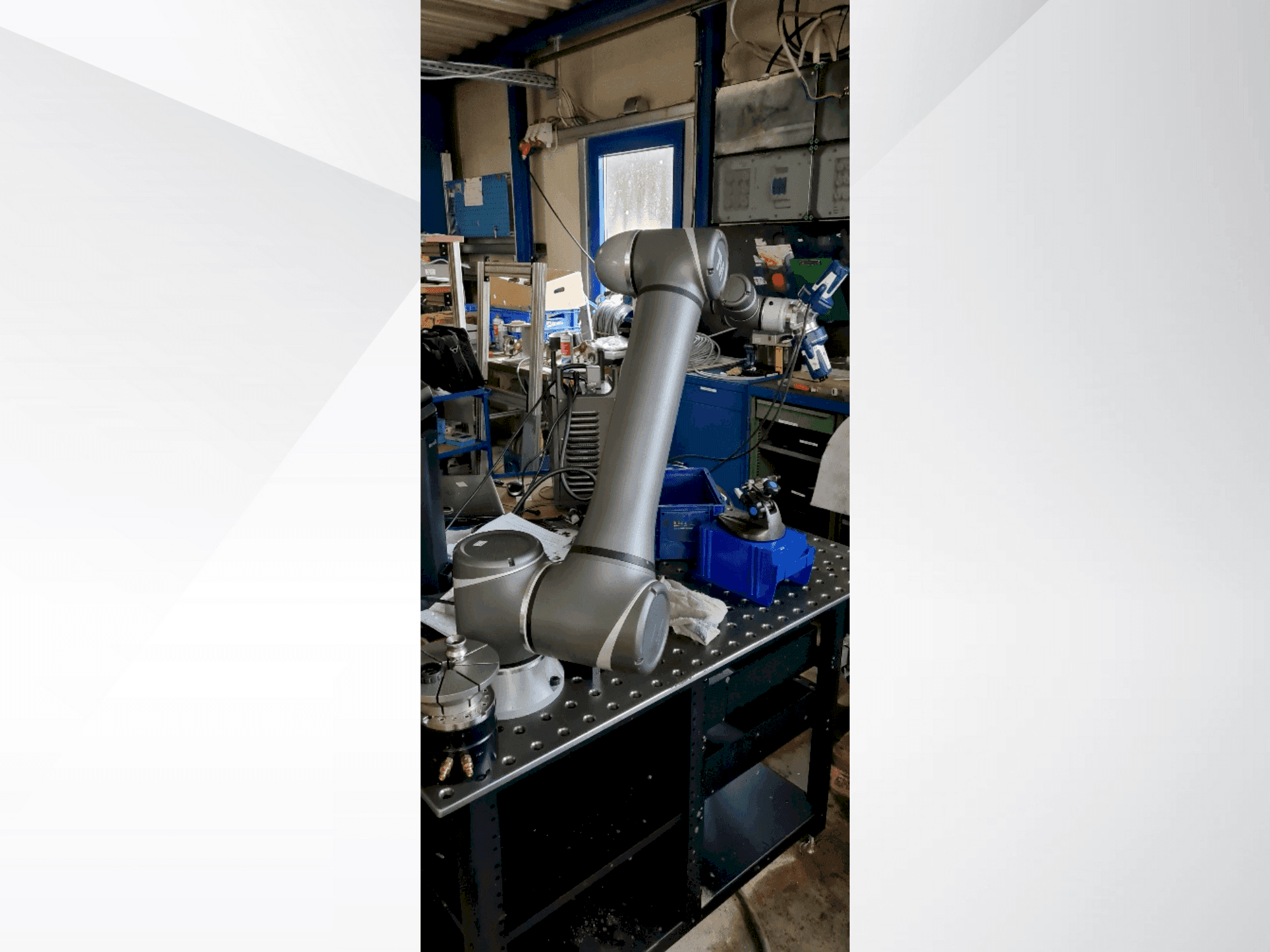 Вид станка OMRON TM12  спереди