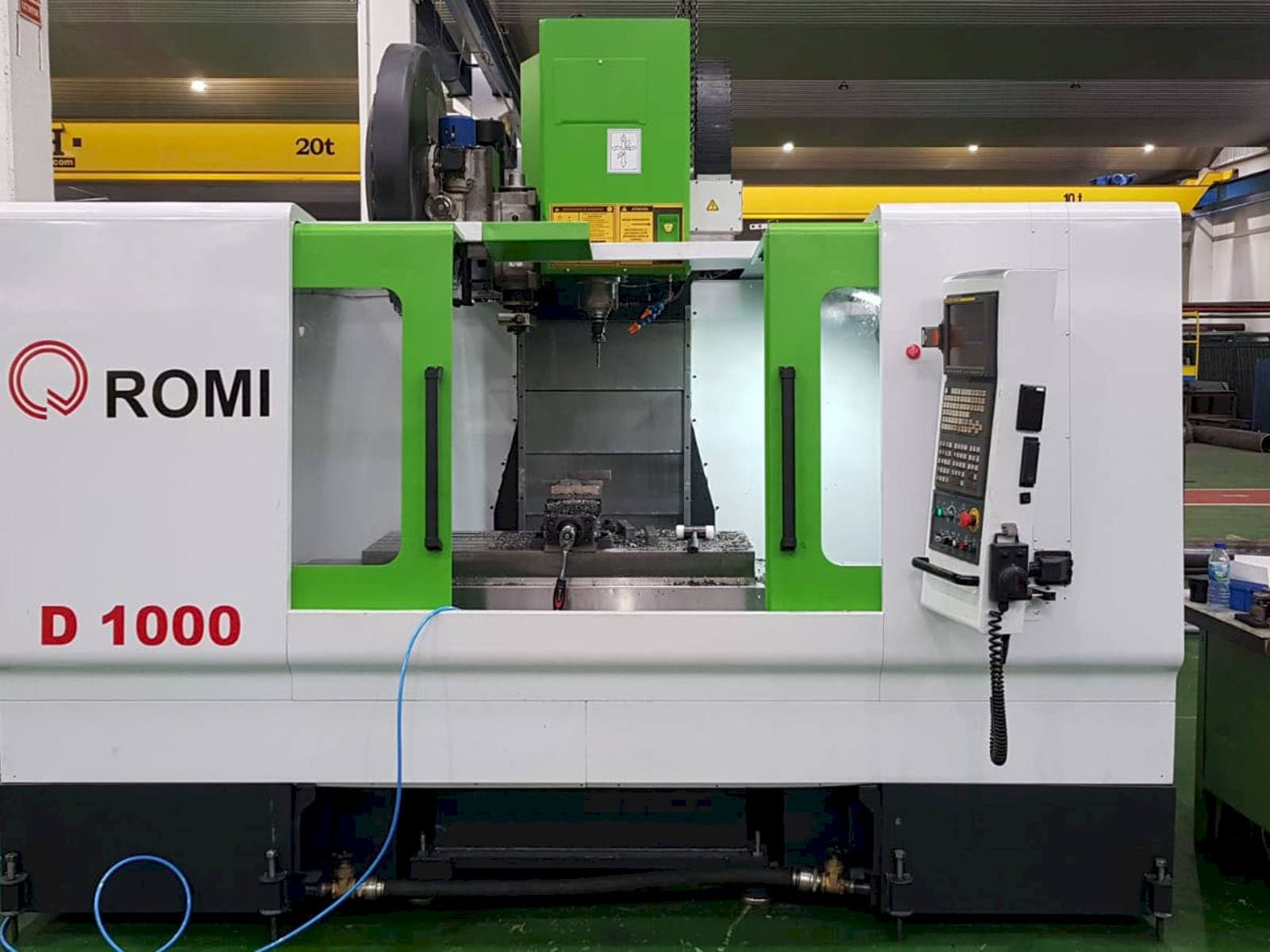 Вид станка Romi D 1000 спереди