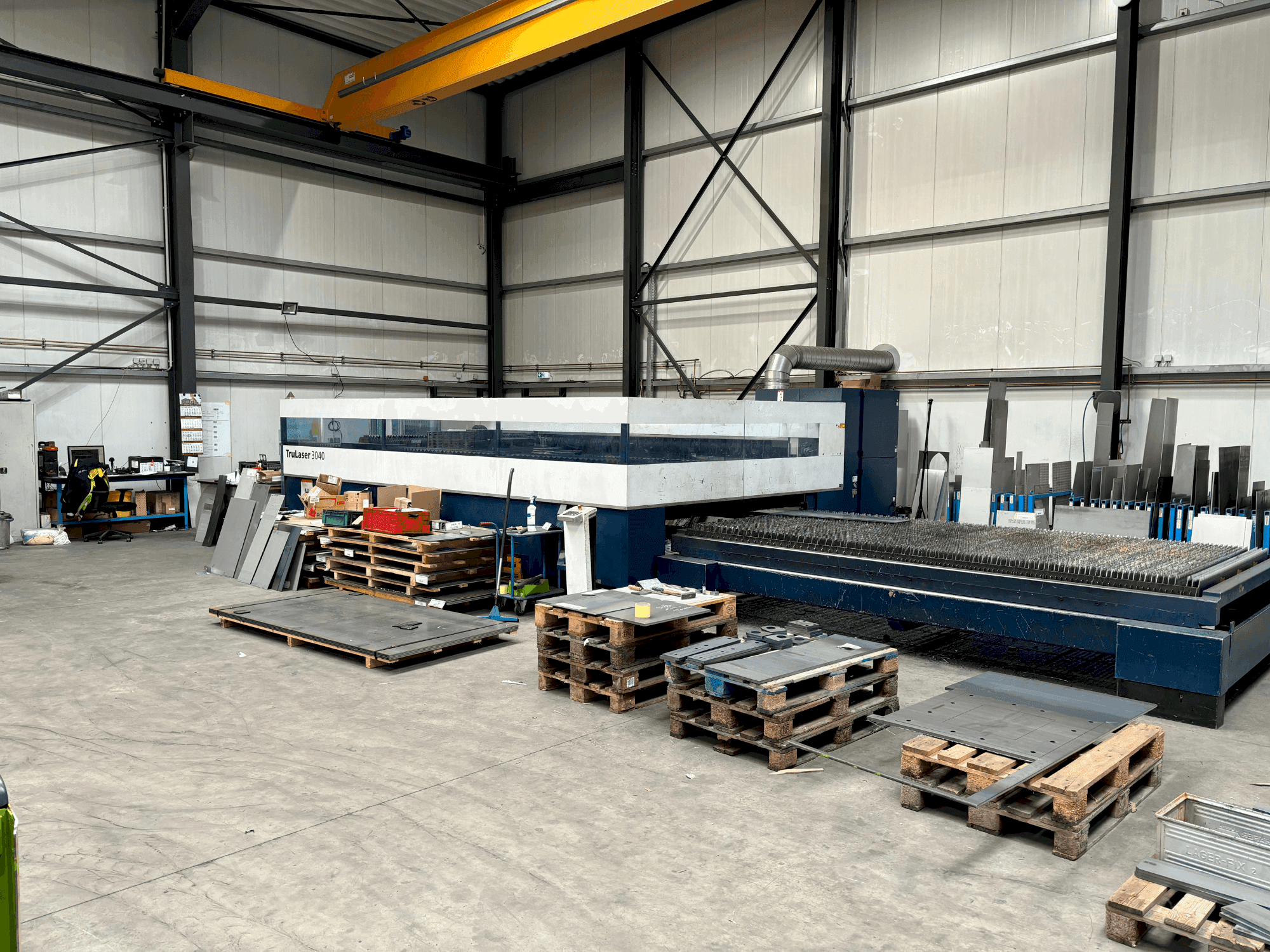 Вид станка TRUMPF TruLaser 3040  спереди