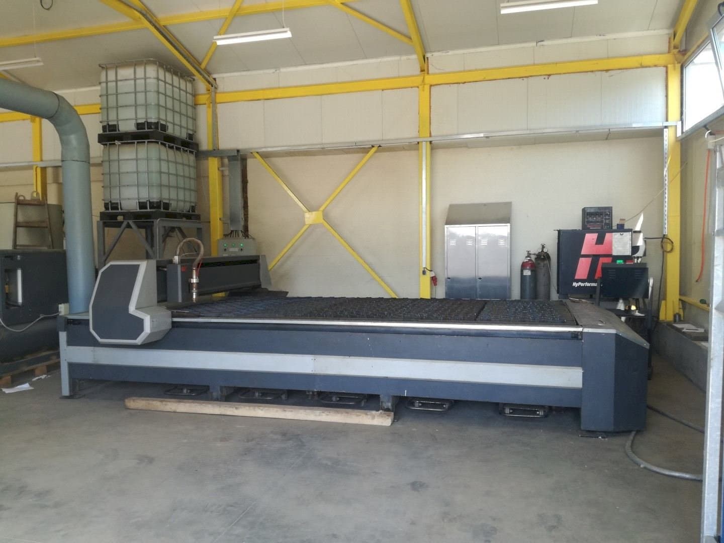 Вид станка HPM ITALY GV 4 x 2 спереди