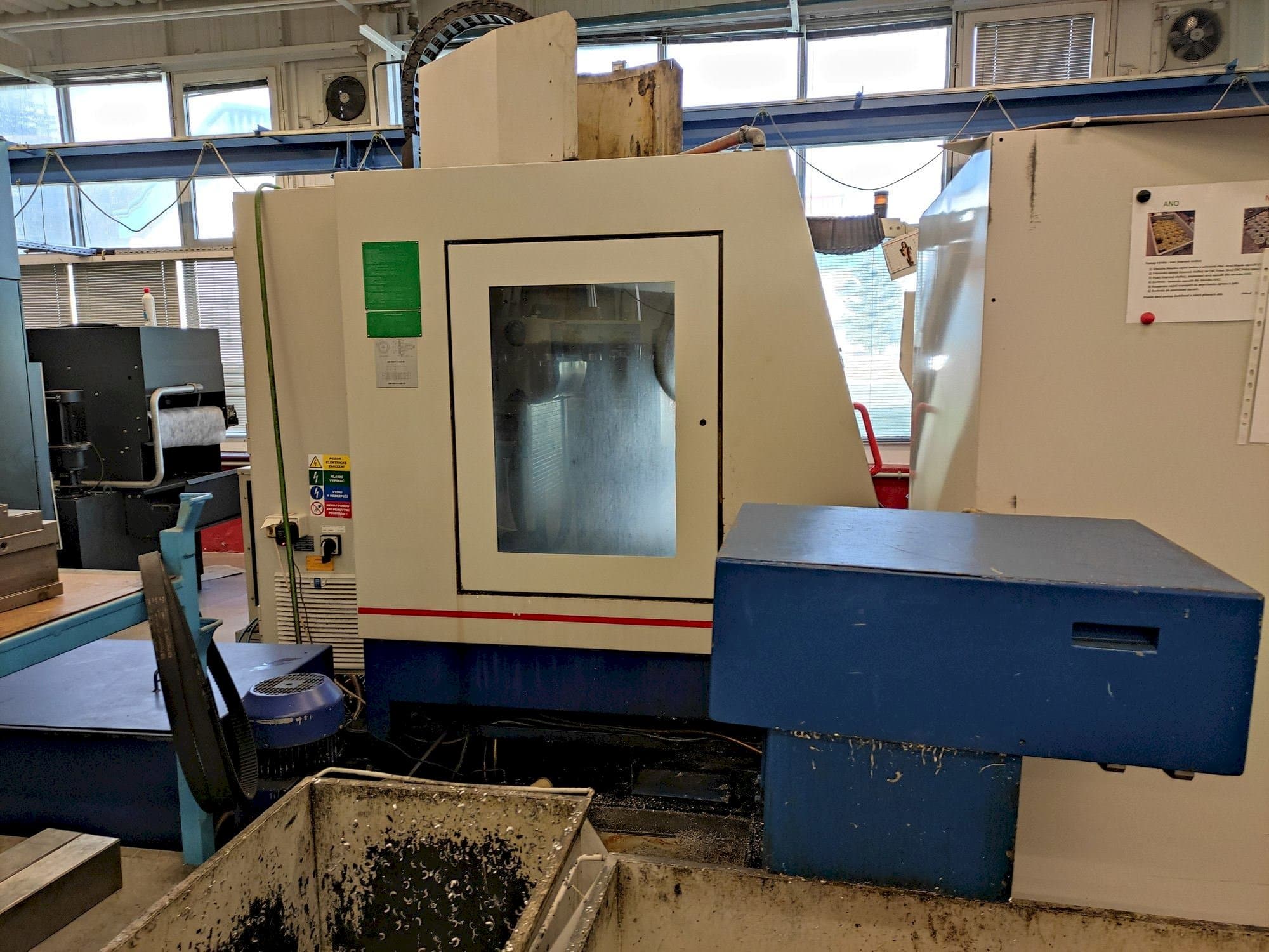 Вид станка ZPS MCFV 1260 NT спереди