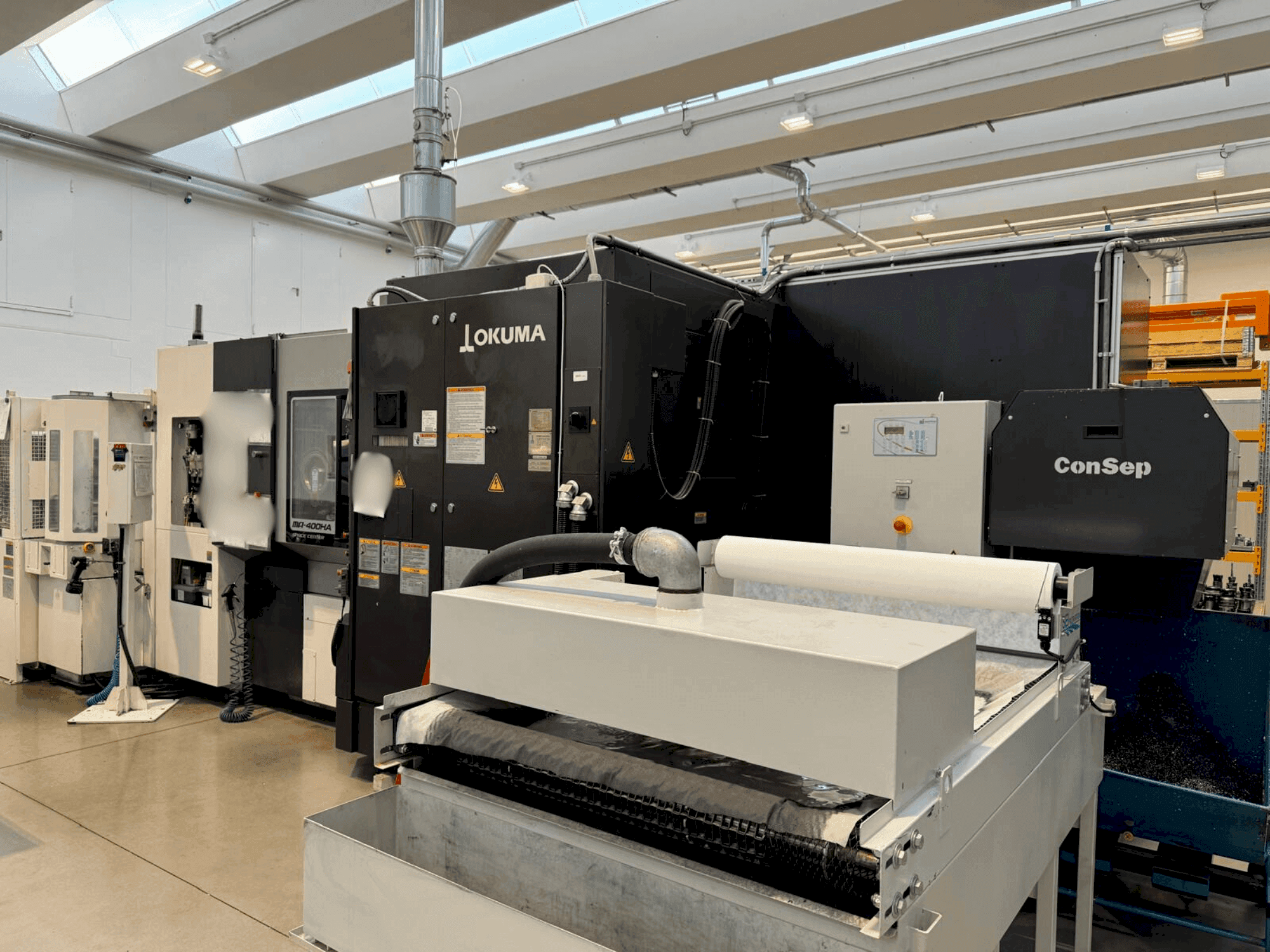 Вид станка Okuma MA-400HA  спереди