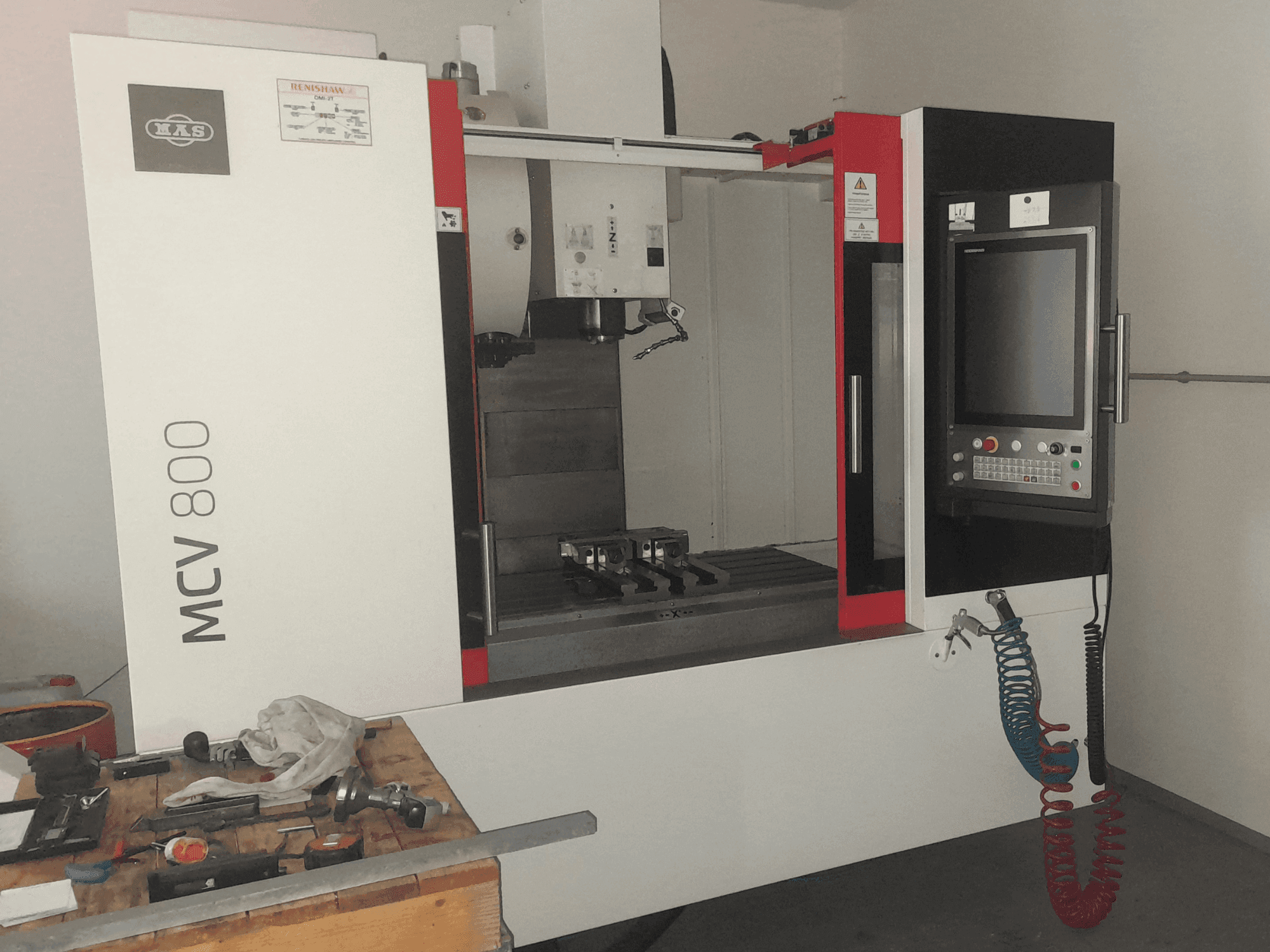 Вид станка KOVOSVIT MAS MCV 800 QUICK (2022)  спереди