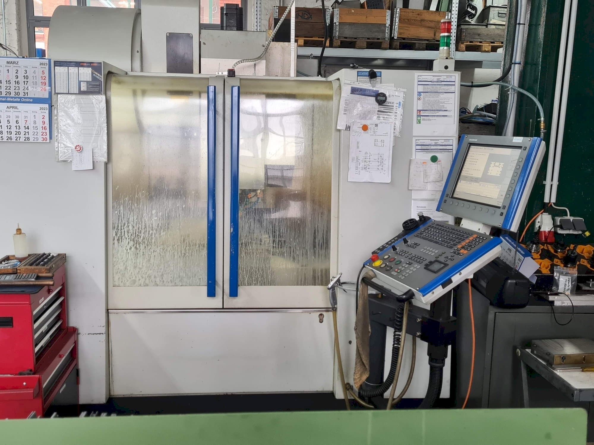 Вид станка MIKRON VCE600 Pro спереди