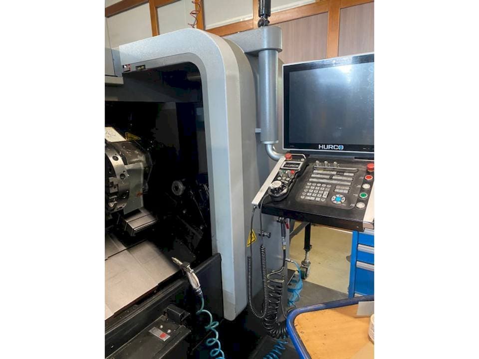 Вид станка Hurco TM8i  спереди