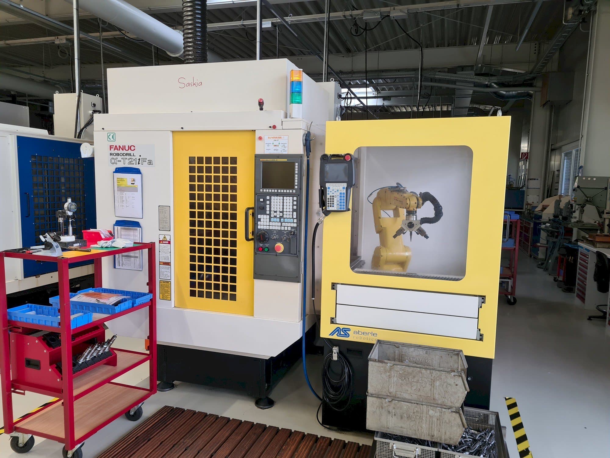 Вид станка FANUC Robodrill ALPHA T21iFA спереди
