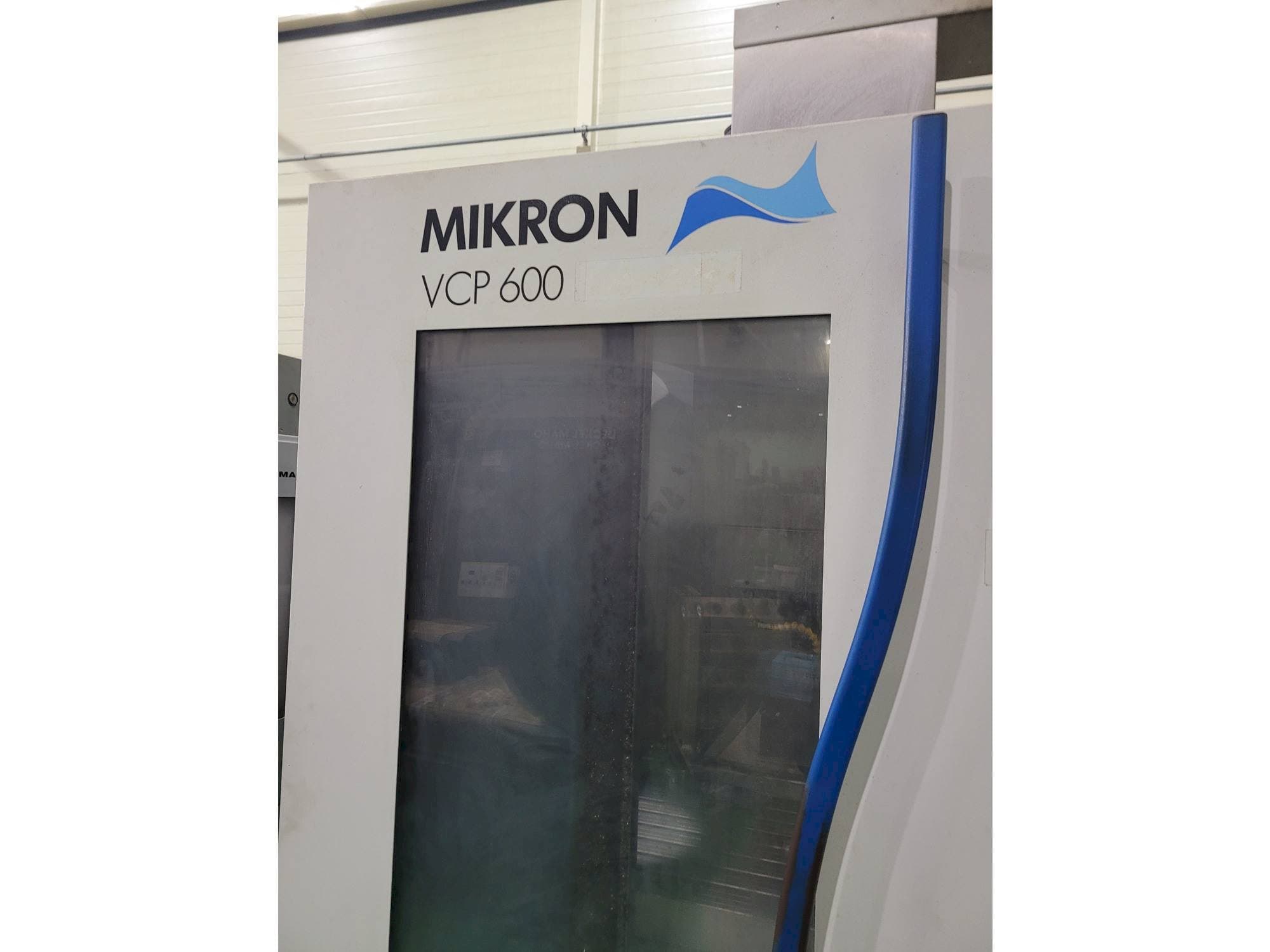 Вид станка MIKRON VCP 600 спереди
