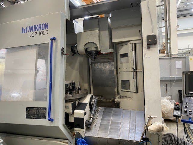 Вид станка MIKRON UCP 1000 спереди