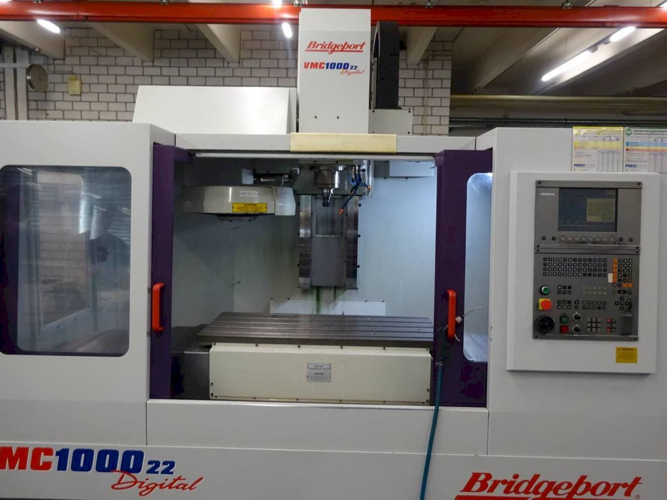 Вид станка Bridgeport VMC1000-22 спереди