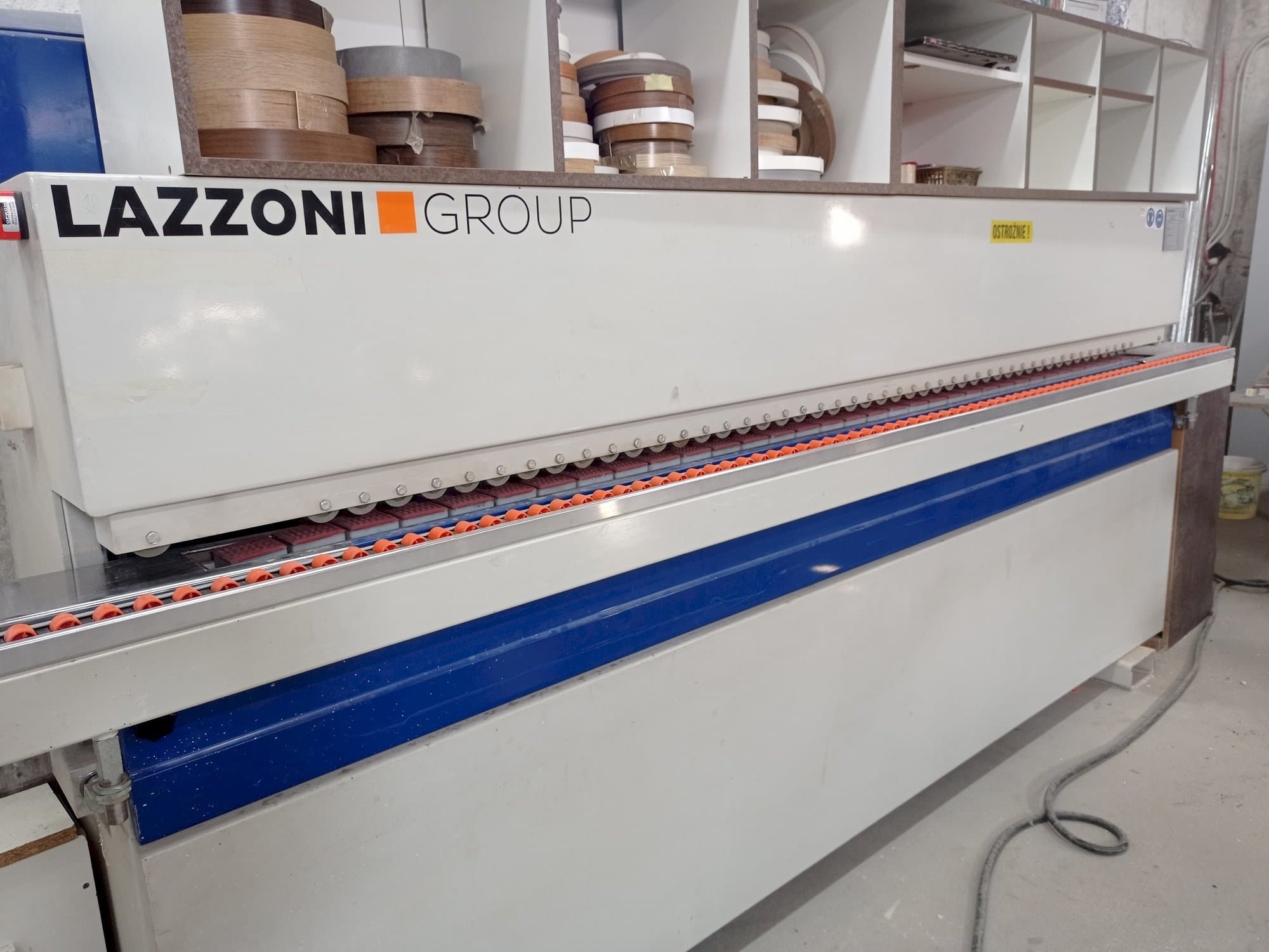 Вид станка LAZZONI K400 спереди