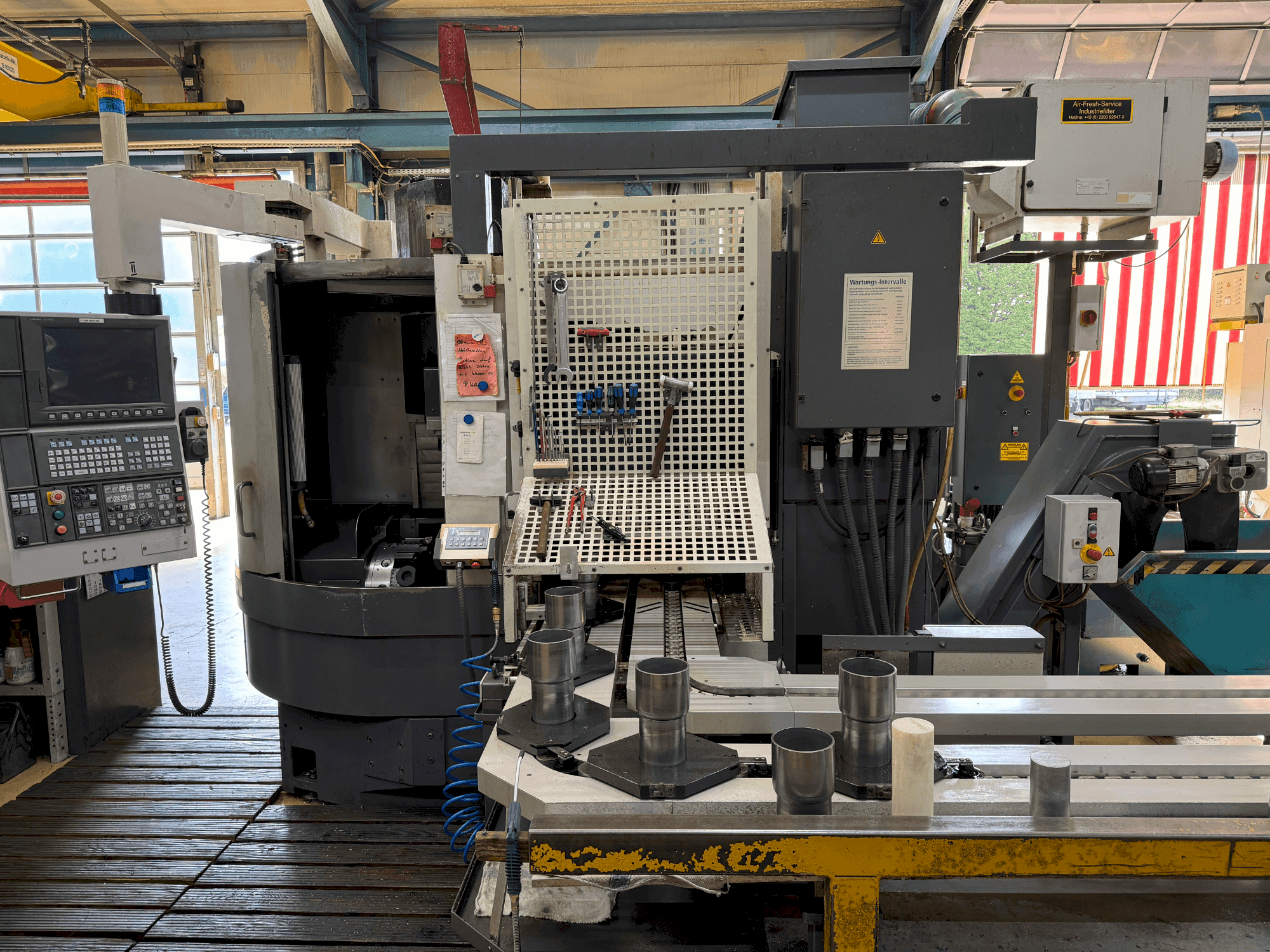 Вид станка Okuma LVT 300-M спереди