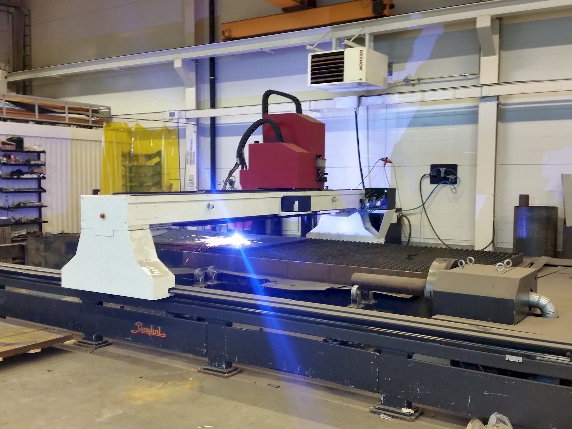 Вид станка Baykal BPL-H 2006 HPR 260XD спереди