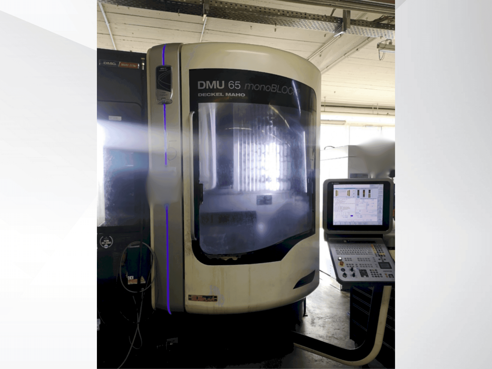 Вид станка DECKEL MAHO DMU 60 monoBlock спереди