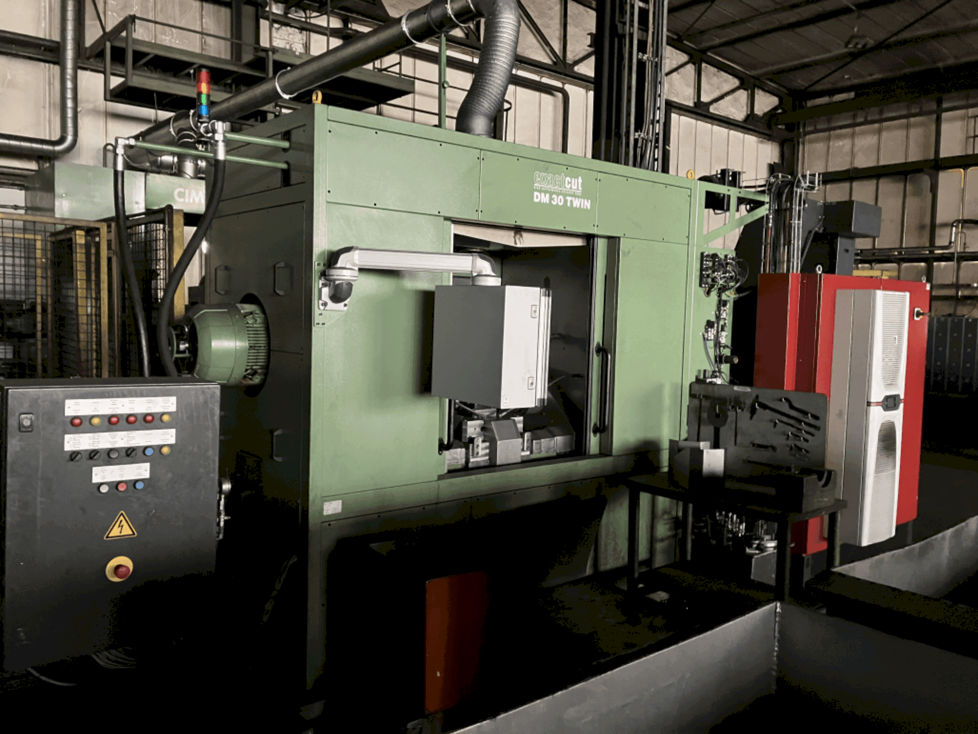 Вид станка ExactCut DM 30 TWIN  спереди