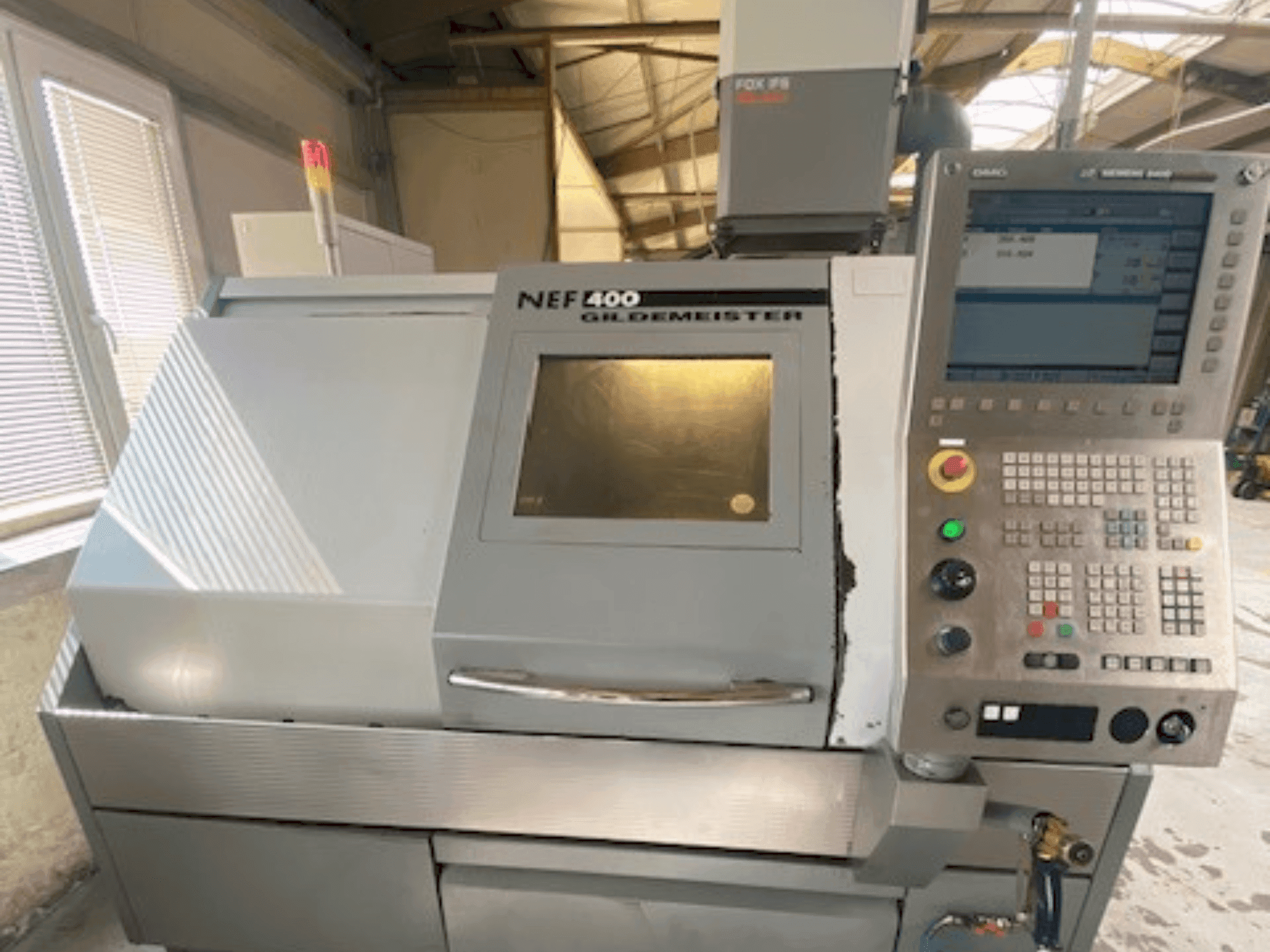 Вид станка Gildemeister NEF 400 спереди