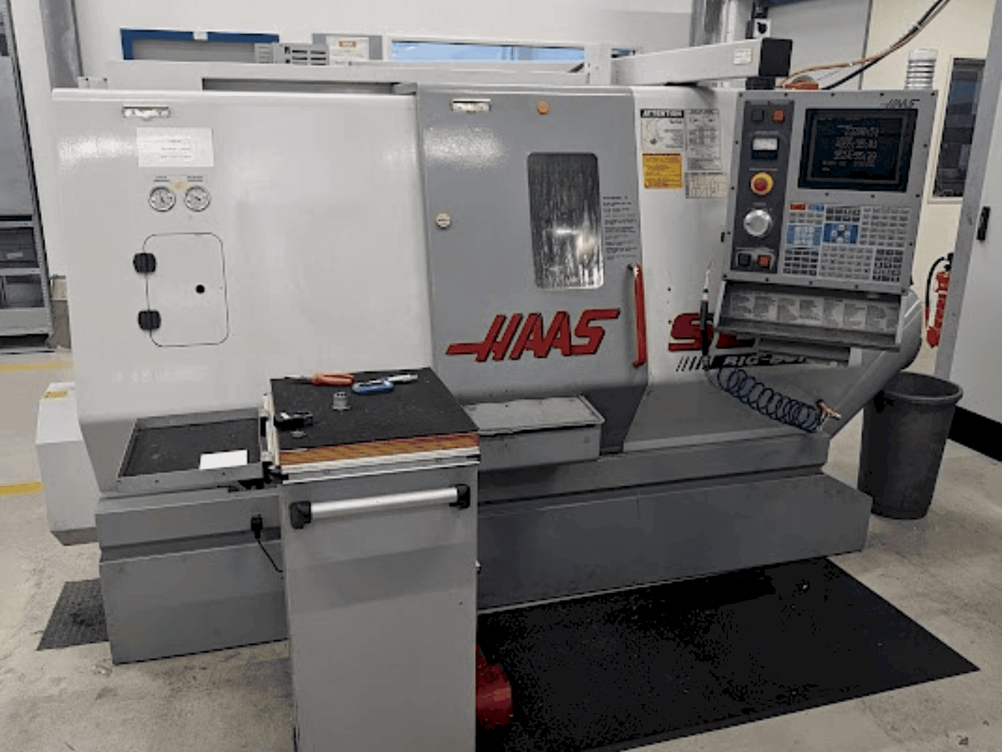Вид станка HAAS SL 20 TBHE спереди