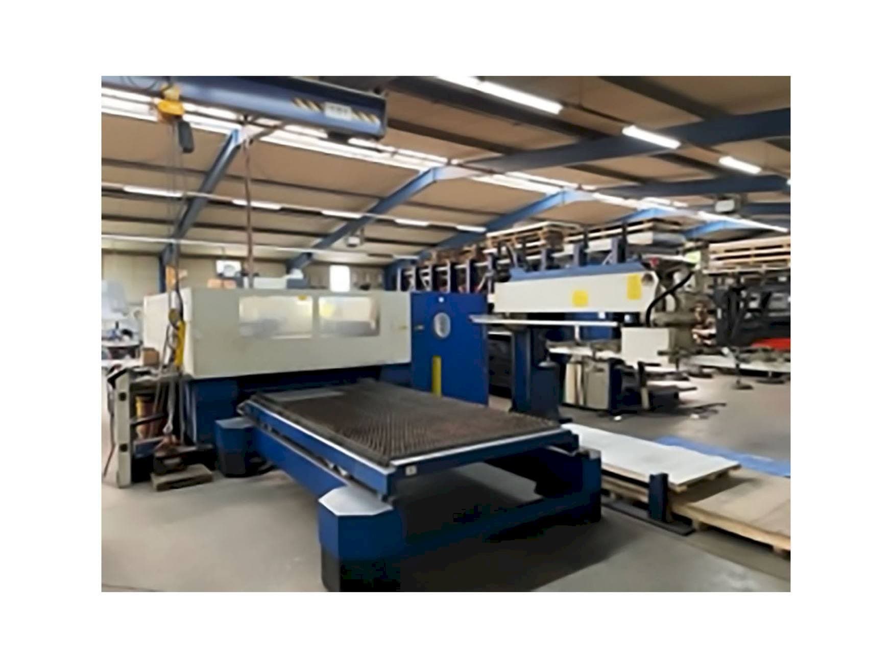 Вид станка Trumpf Trumatic L 3030 спереди