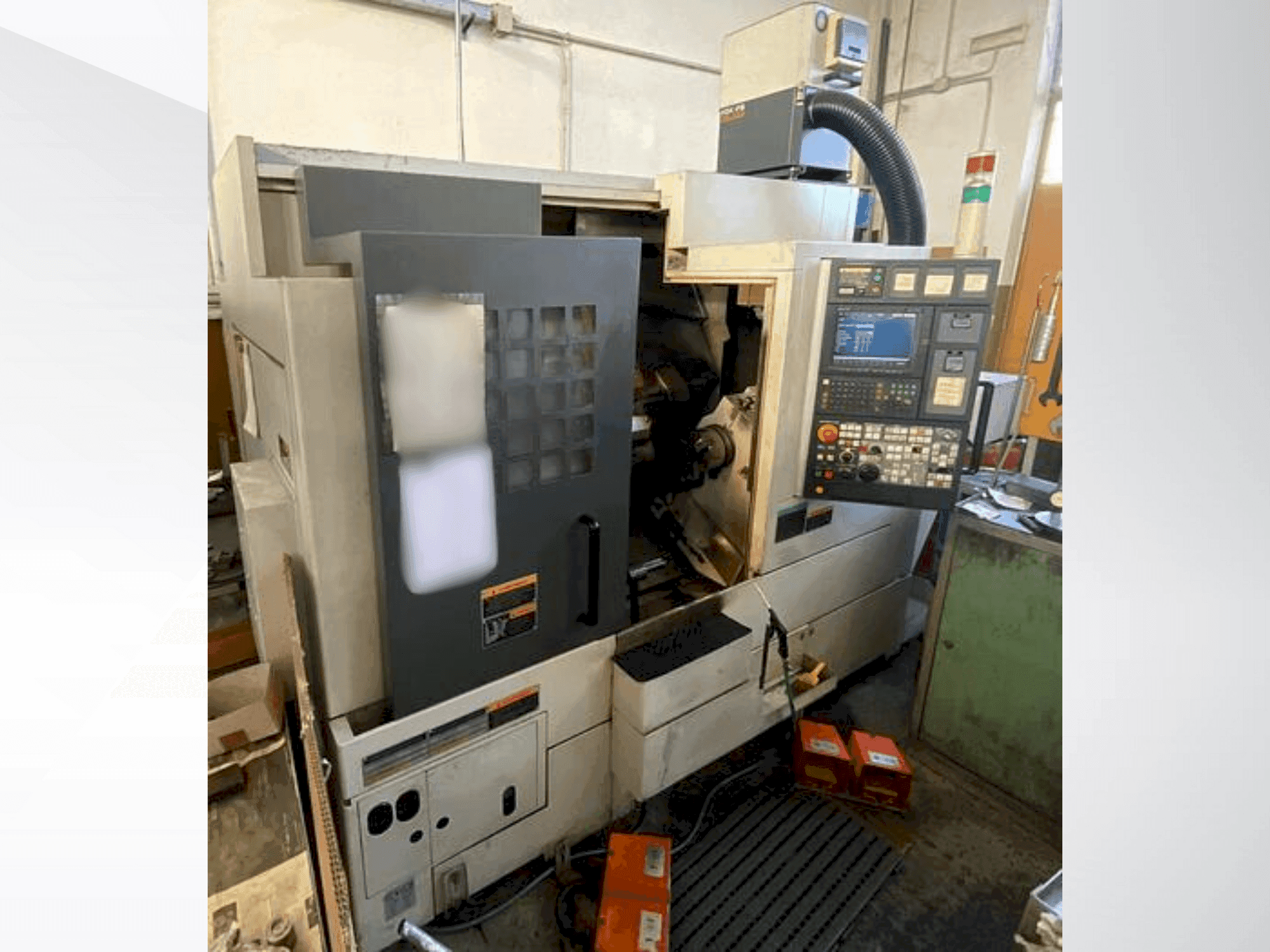 Вид станка MORI SEIKI NL 2000 SY спереди