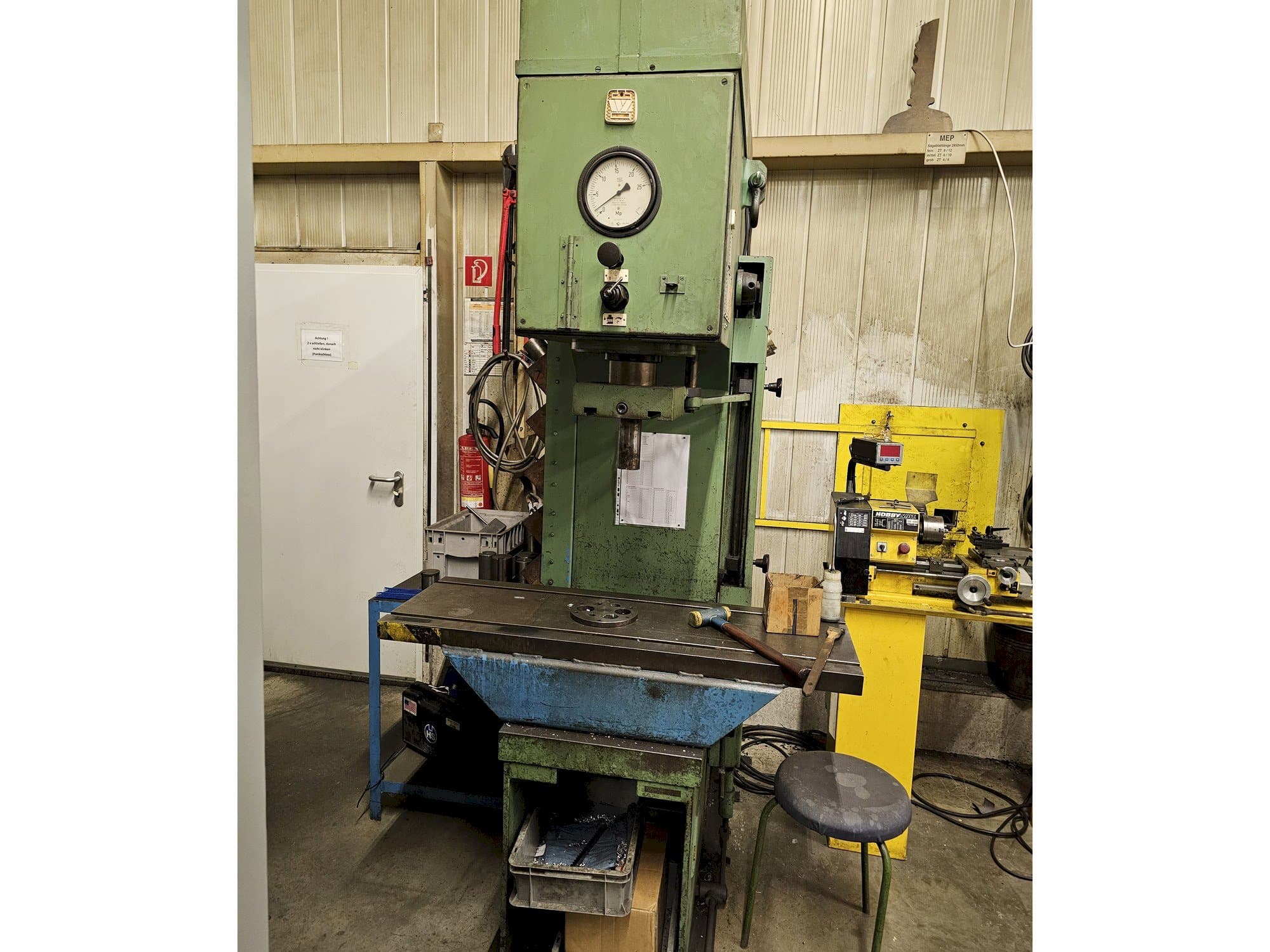 Вид станка VEB PYE/25/1  спереди