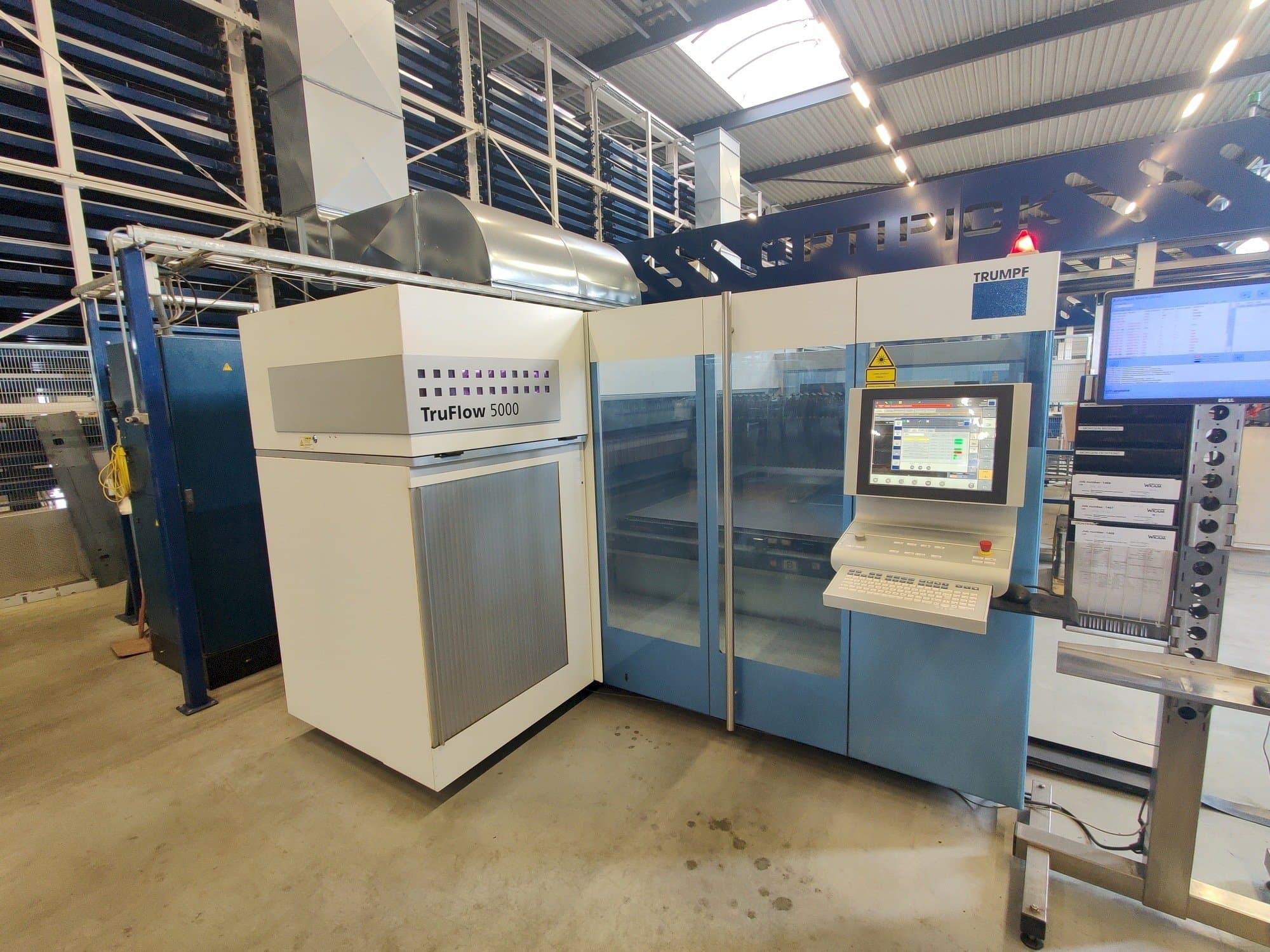 Вид станка Trumpf TruLaser 3030 спереди