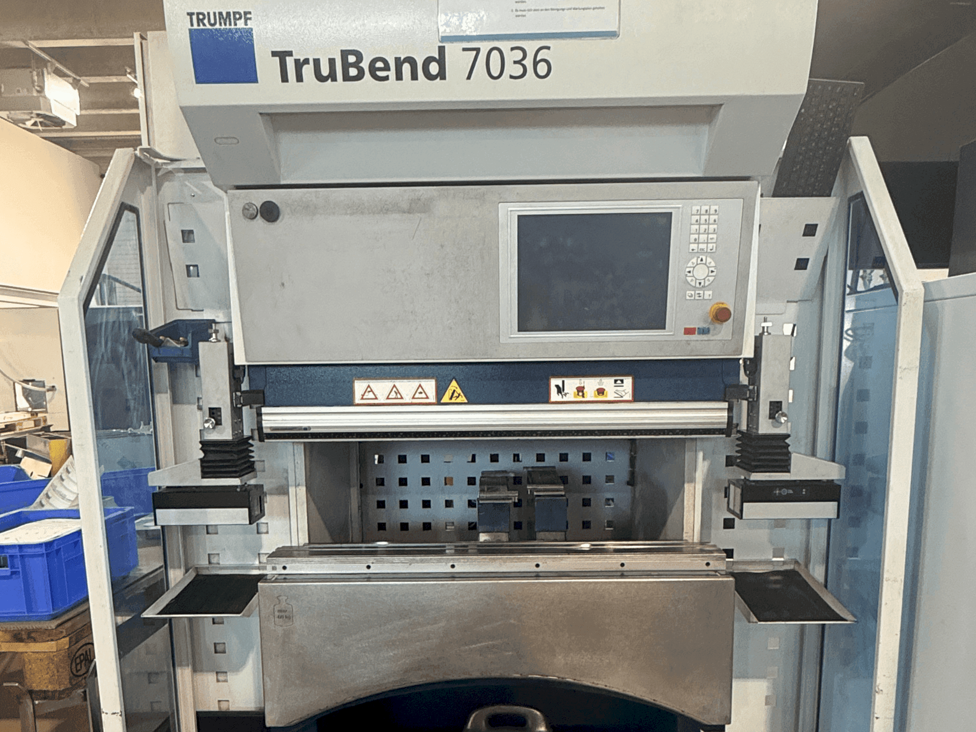 Вид станка TRUMPF TruBend 7036 спереди