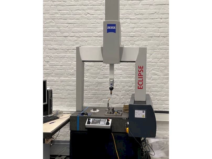 Вид станка ZEISS Eclipse  спереди