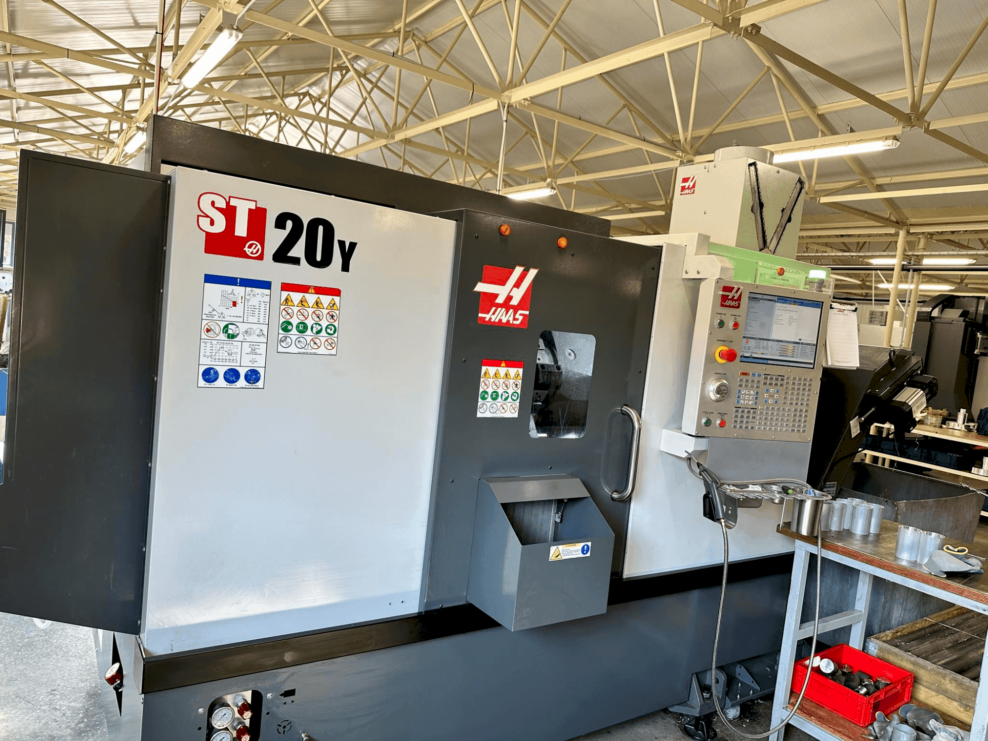 Вид станка HAAS ST-20Y (2022) спереди