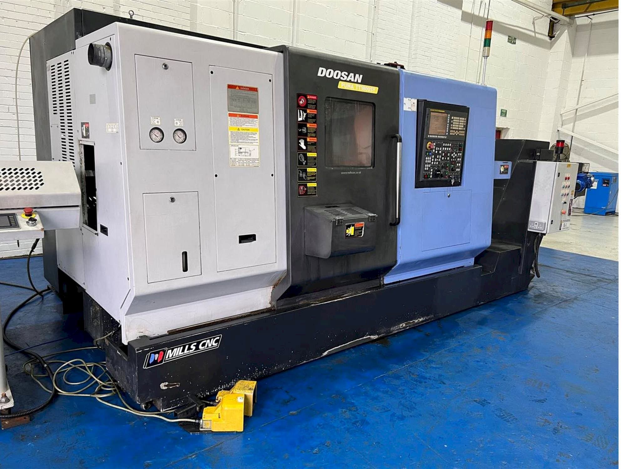 Вид станка Doosan TT1800SY спереди