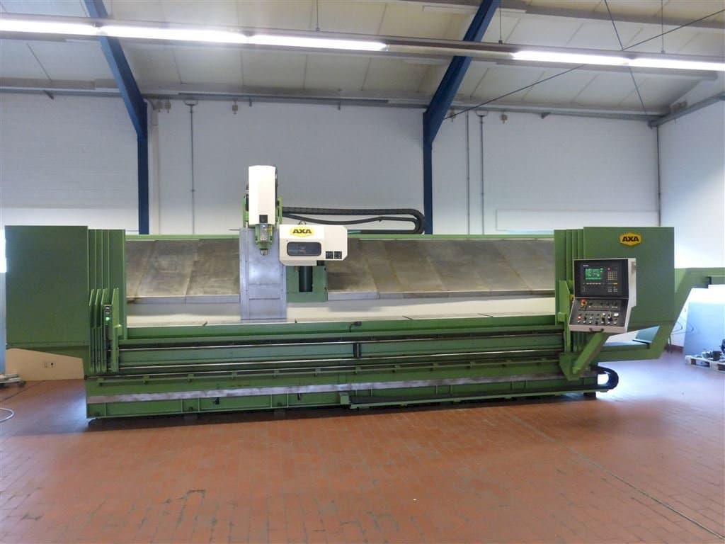 Вид станка AXA VSC 1-5000M/E спереди