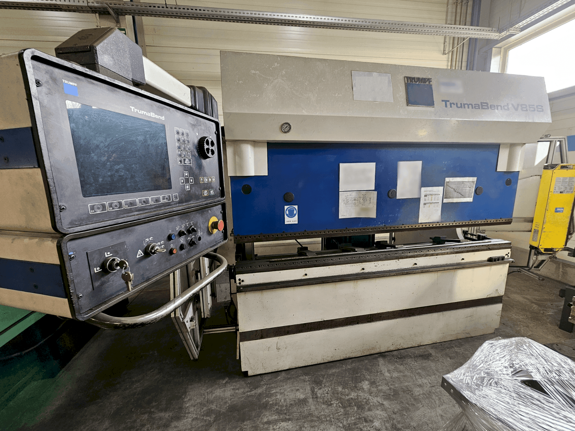 Вид станка TRUMPF TRUMABEND V85S спереди