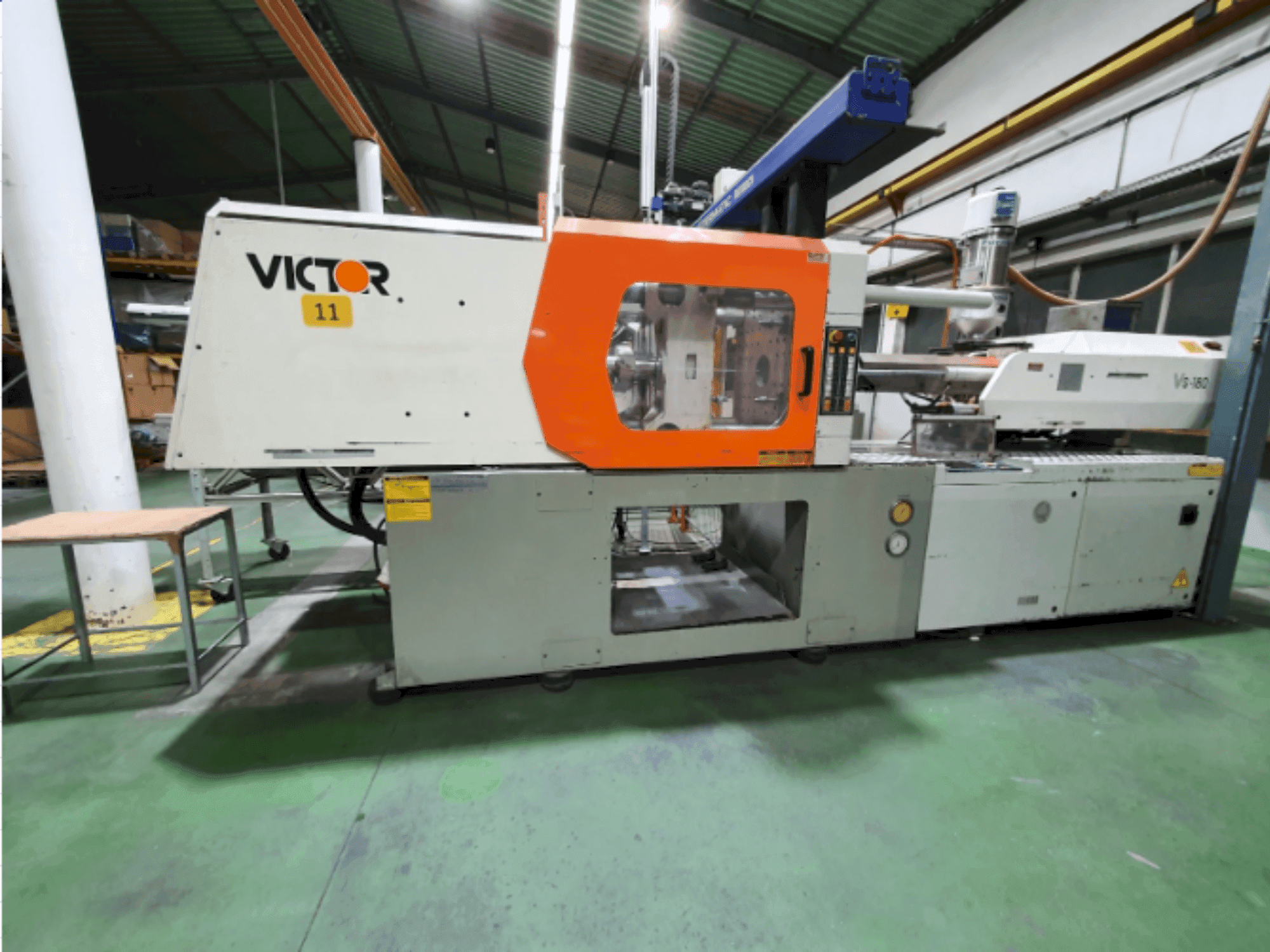 Вид станка Victor VS180  спереди