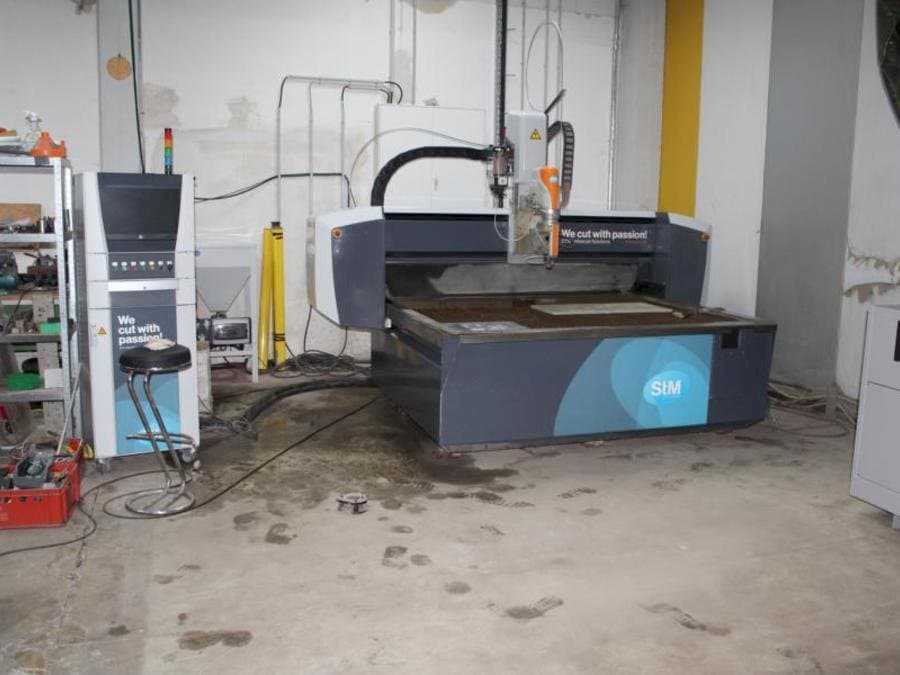 Вид станка STM PremiumCut 3D 68 спереди