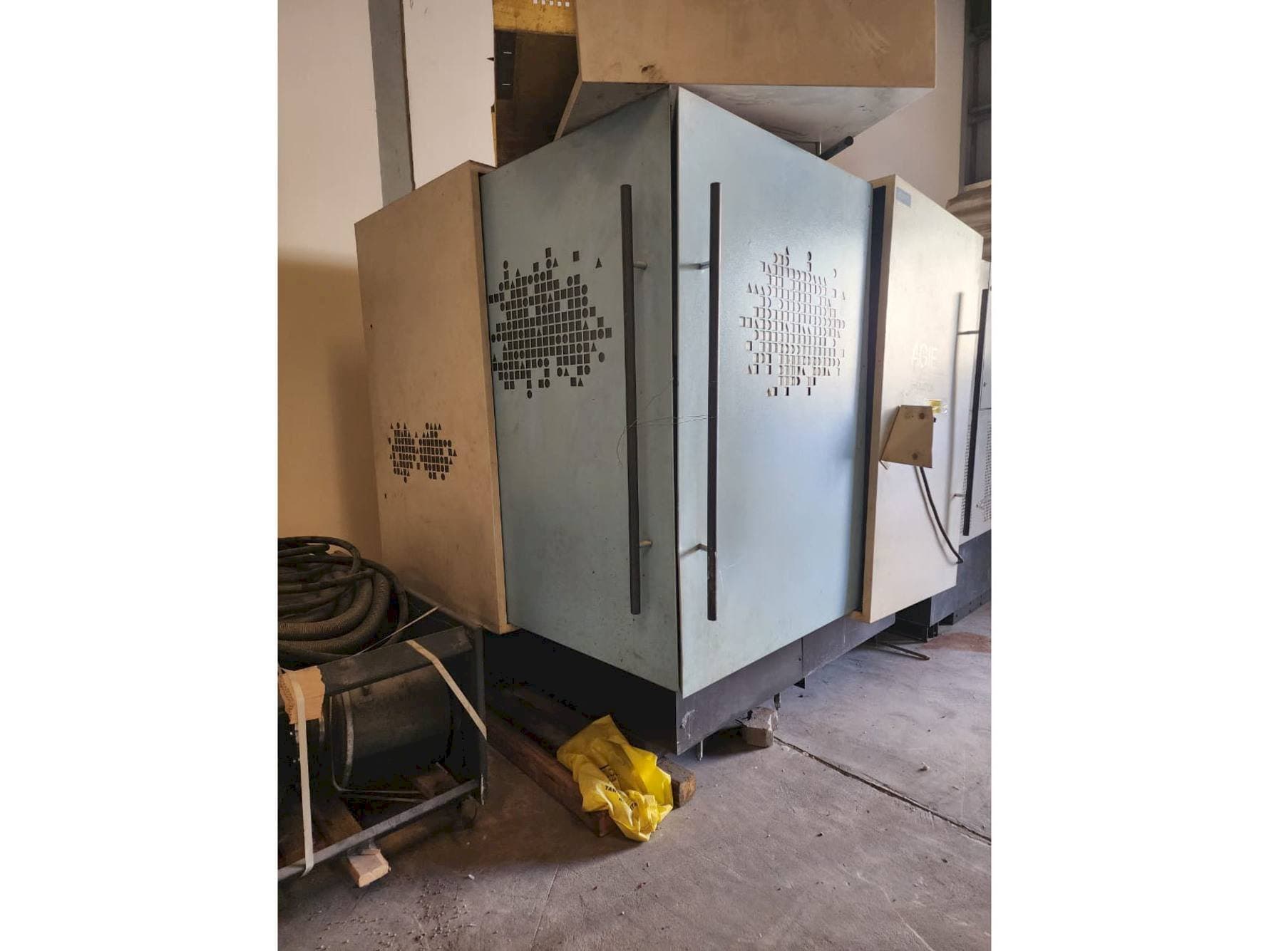 Вид станка AGIE Challenge 2 спереди