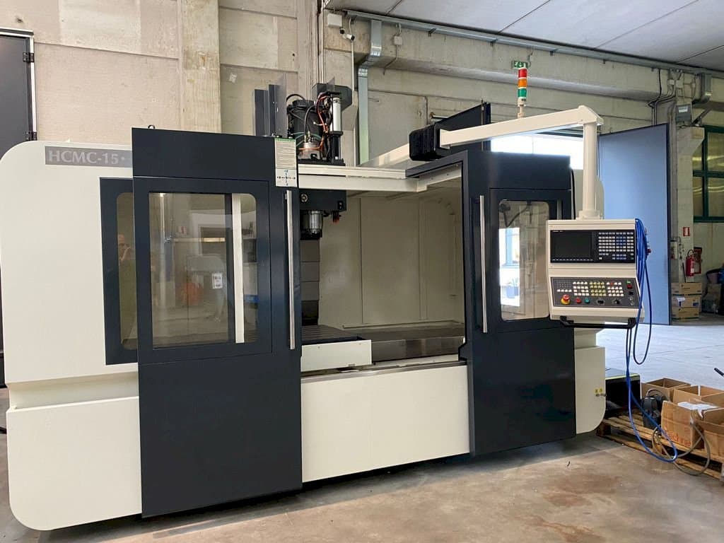 Вид станка Hartford HCMC-15 спереди